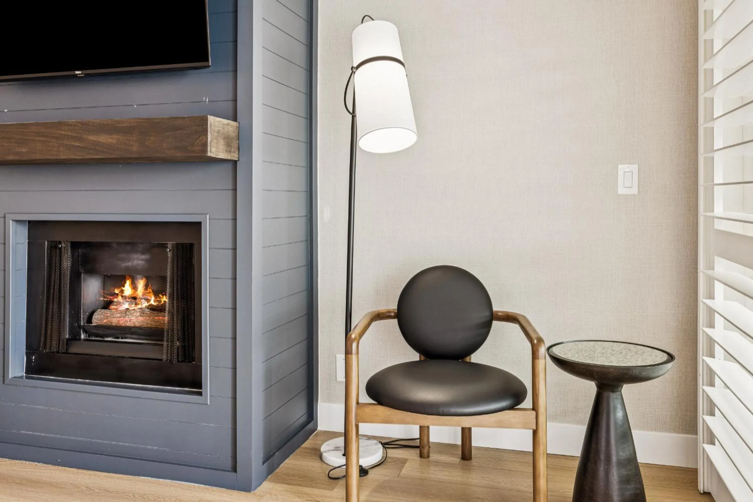 456 Embarcadero Inn & Suites