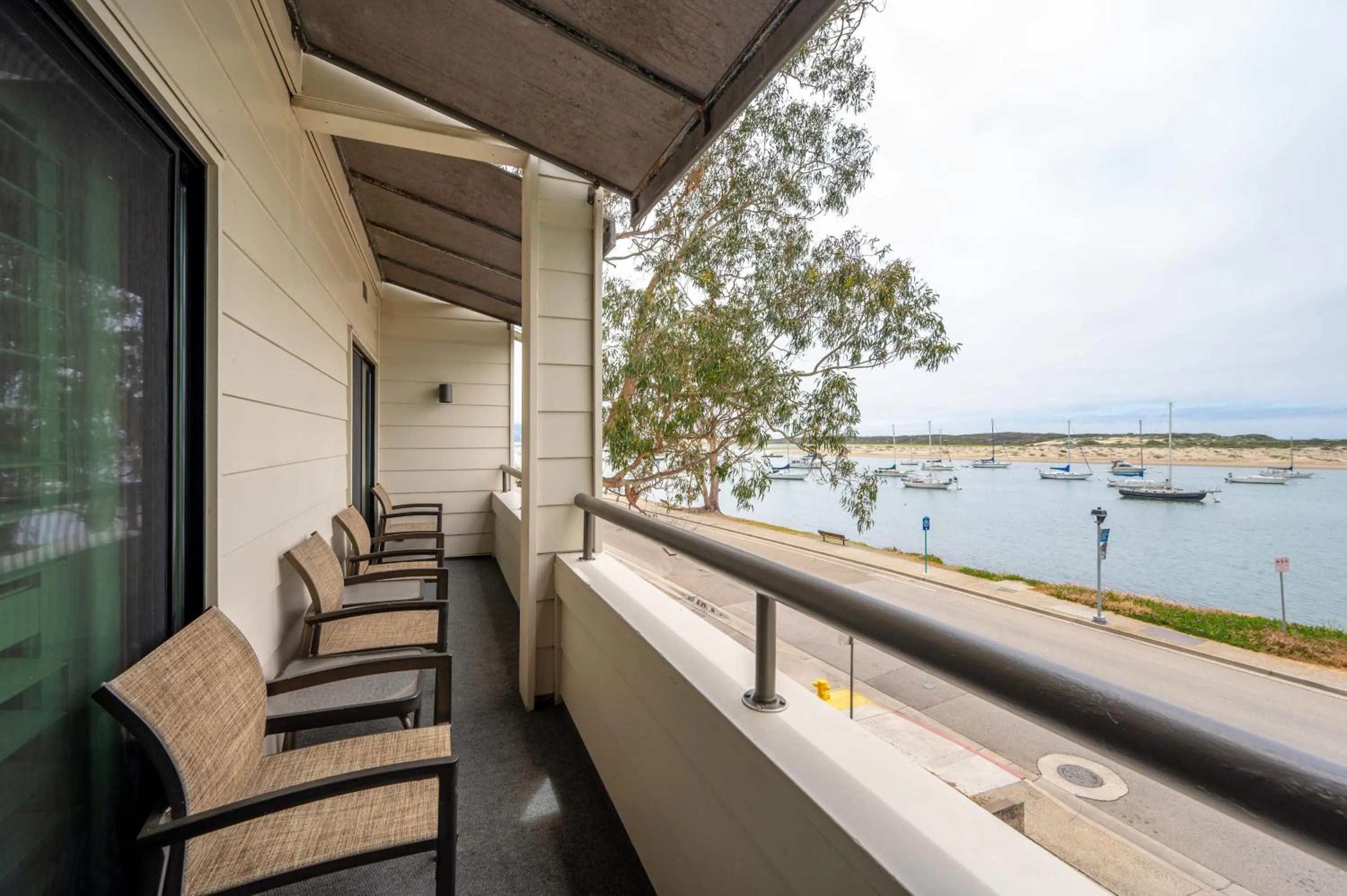 Patio in 456 Embarcadero Inn & Suites