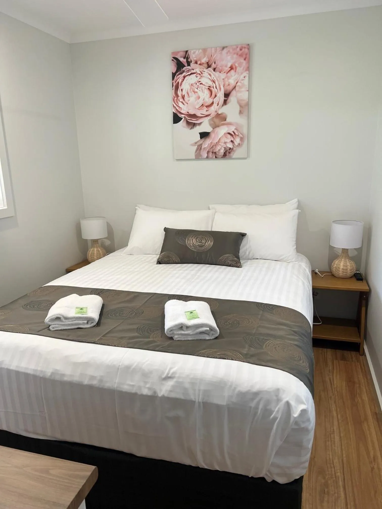 Bed in Beechworth Lake Sambell Caravan Park