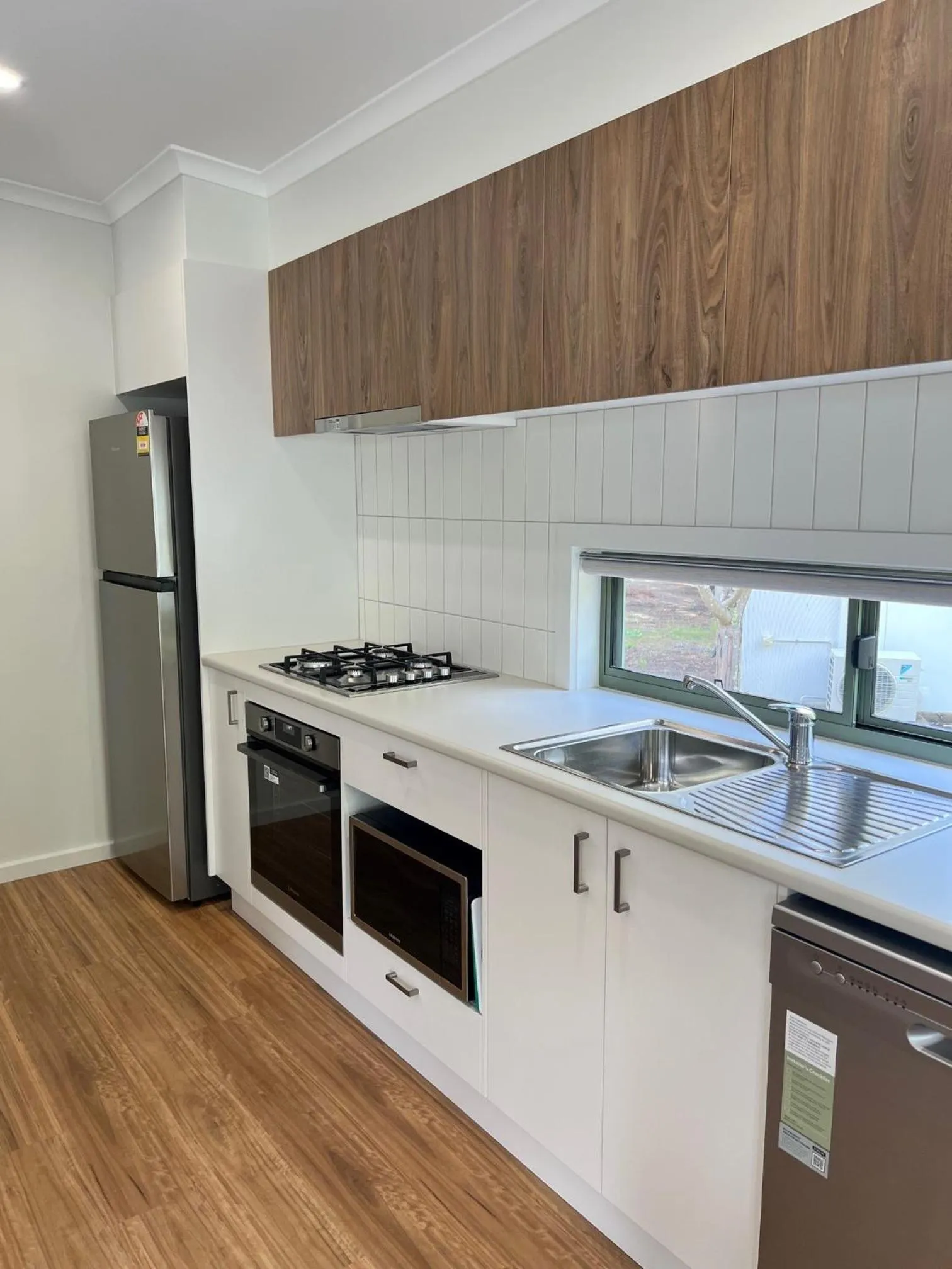 Kitchen or kitchenette in Beechworth Lake Sambell Caravan Park