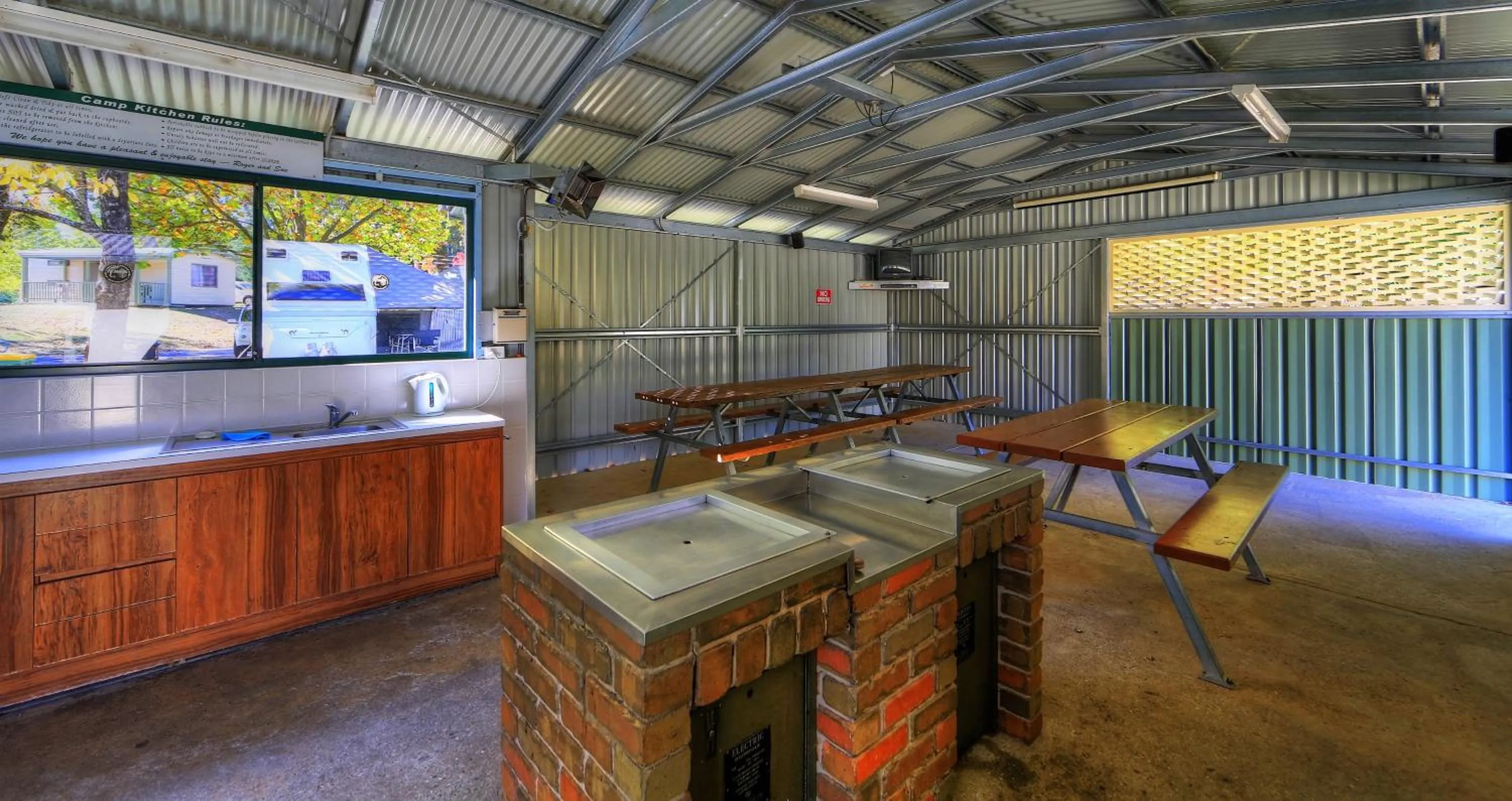 Coffee/tea facilities in Beechworth Lake Sambell Caravan Park