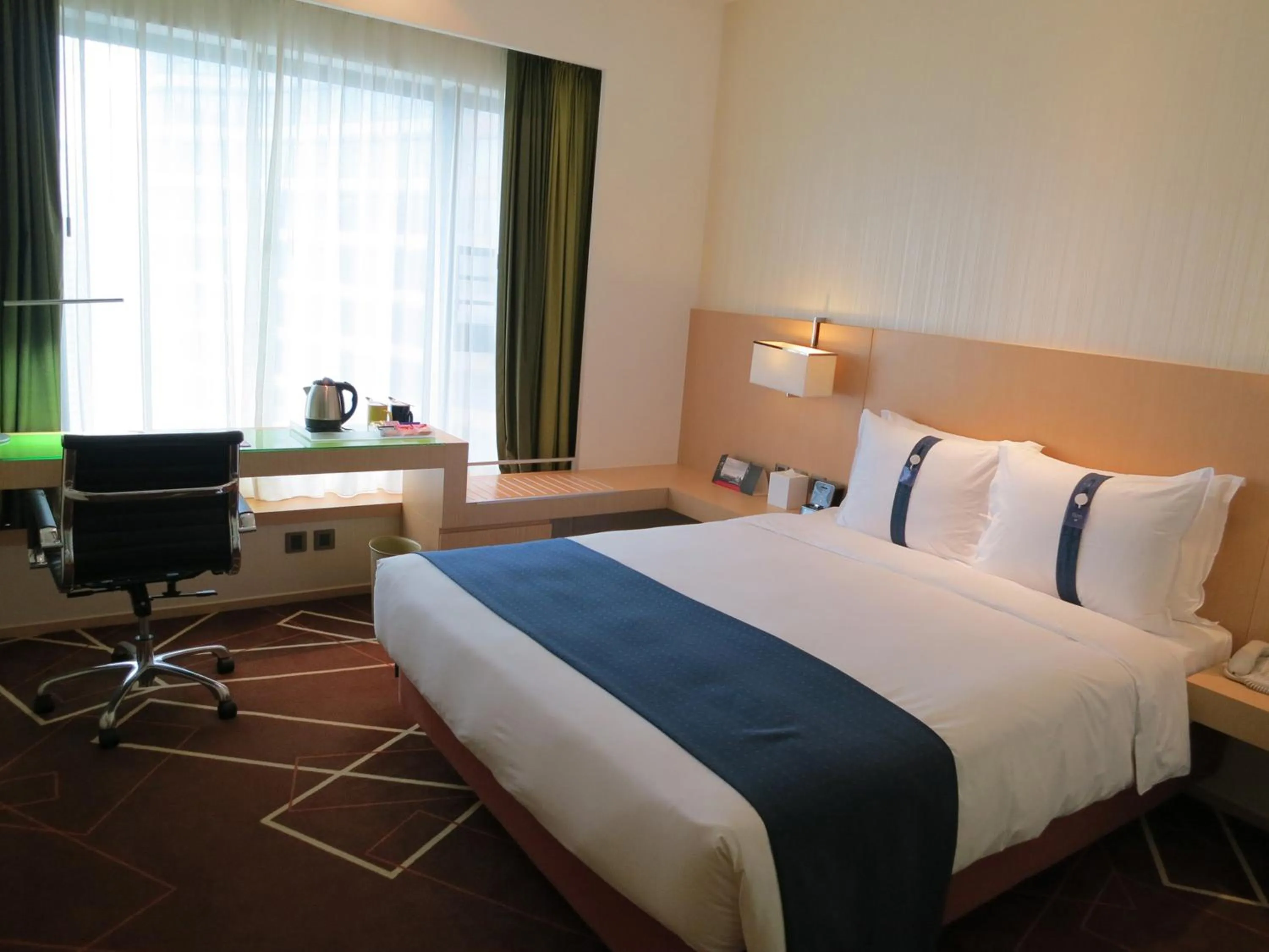 Photo of the whole room in Holiday Inn Express Hong Kong Kowloon East, an IHG Hotel