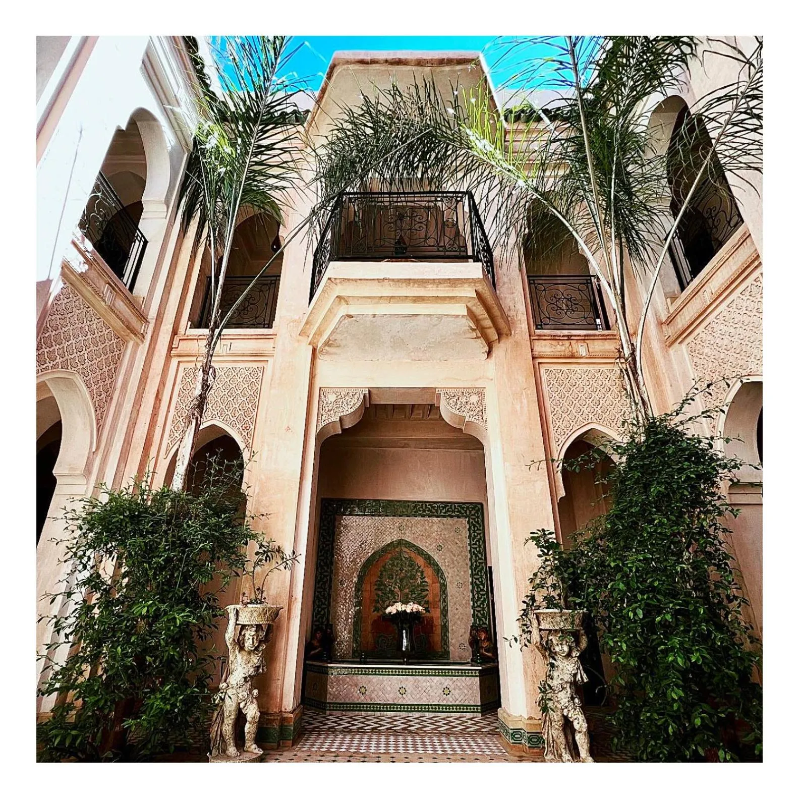 Property building in Palais Nejma oriental