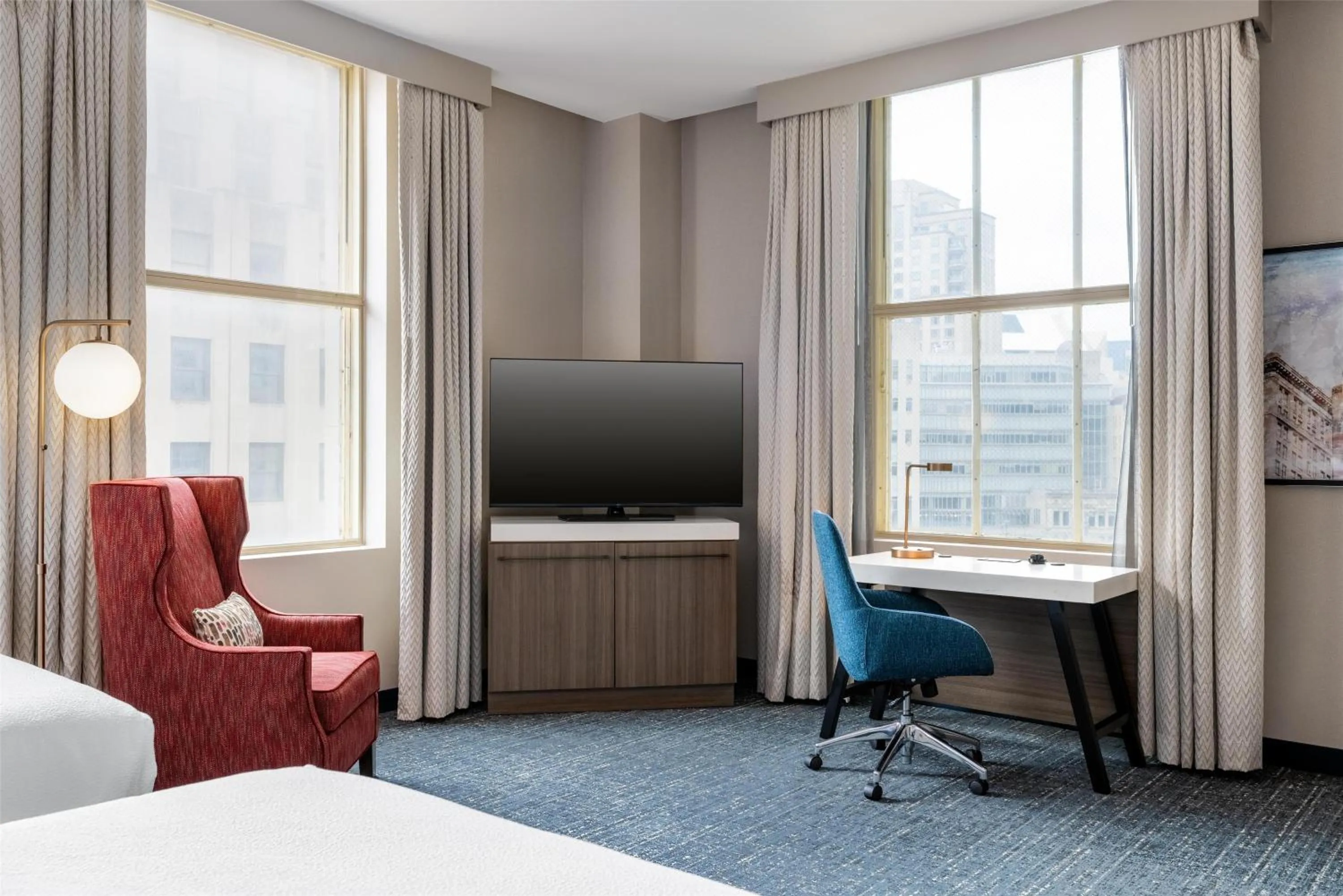 Bed in Hilton Garden Inn Indianapolis Downtown