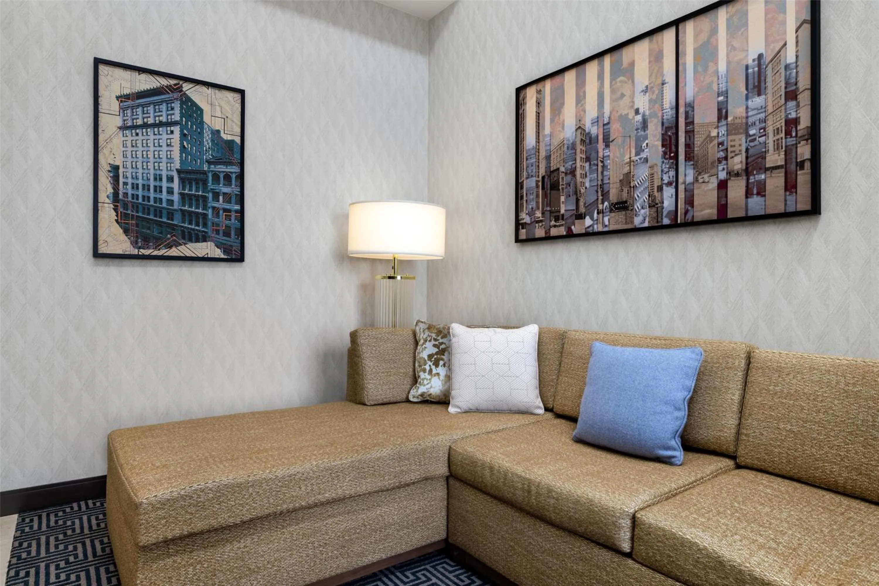 Living room in Hilton Garden Inn Indianapolis Downtown