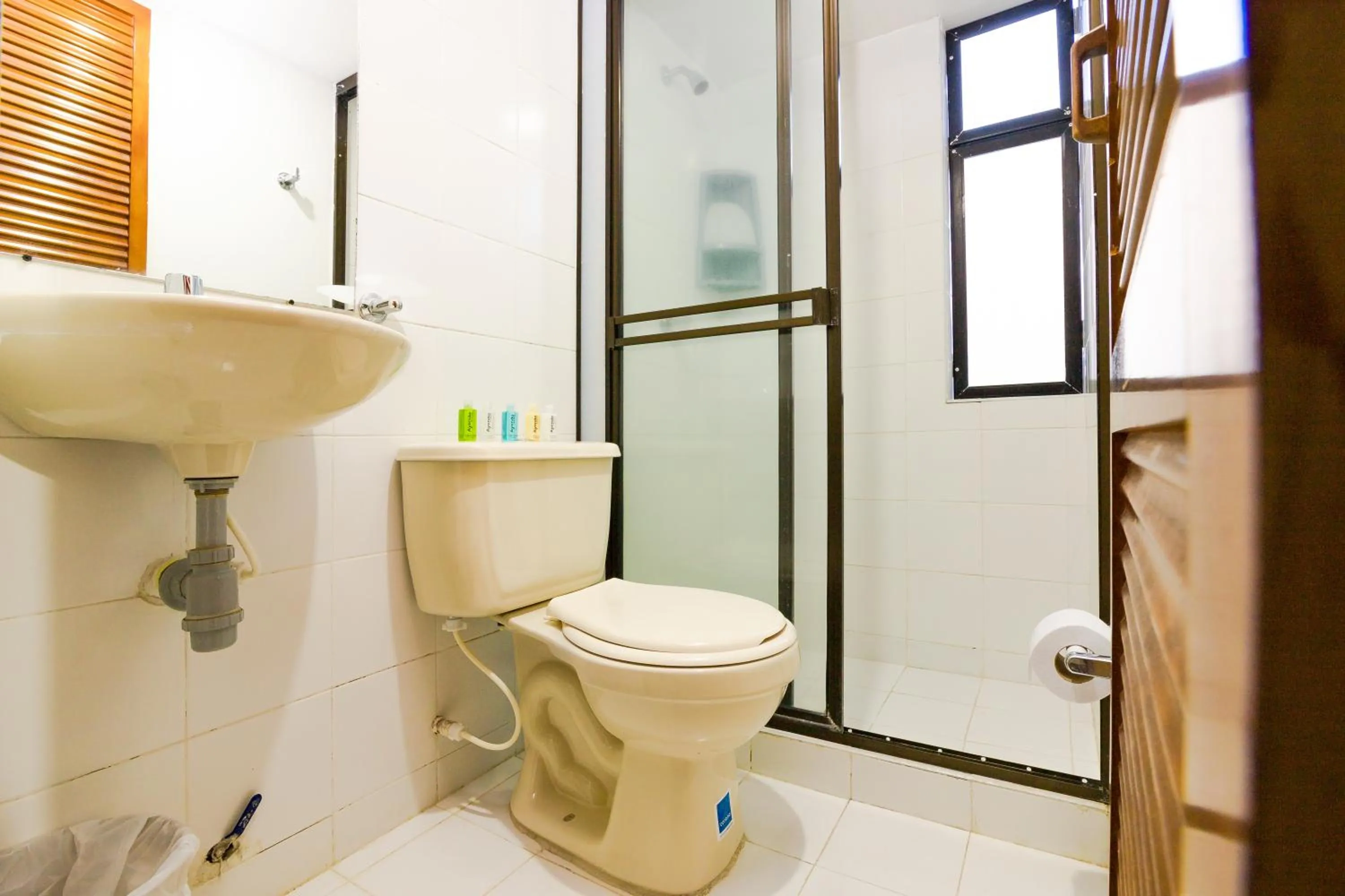 Toilet in Ayenda 1411 Caney Sede Ingenio