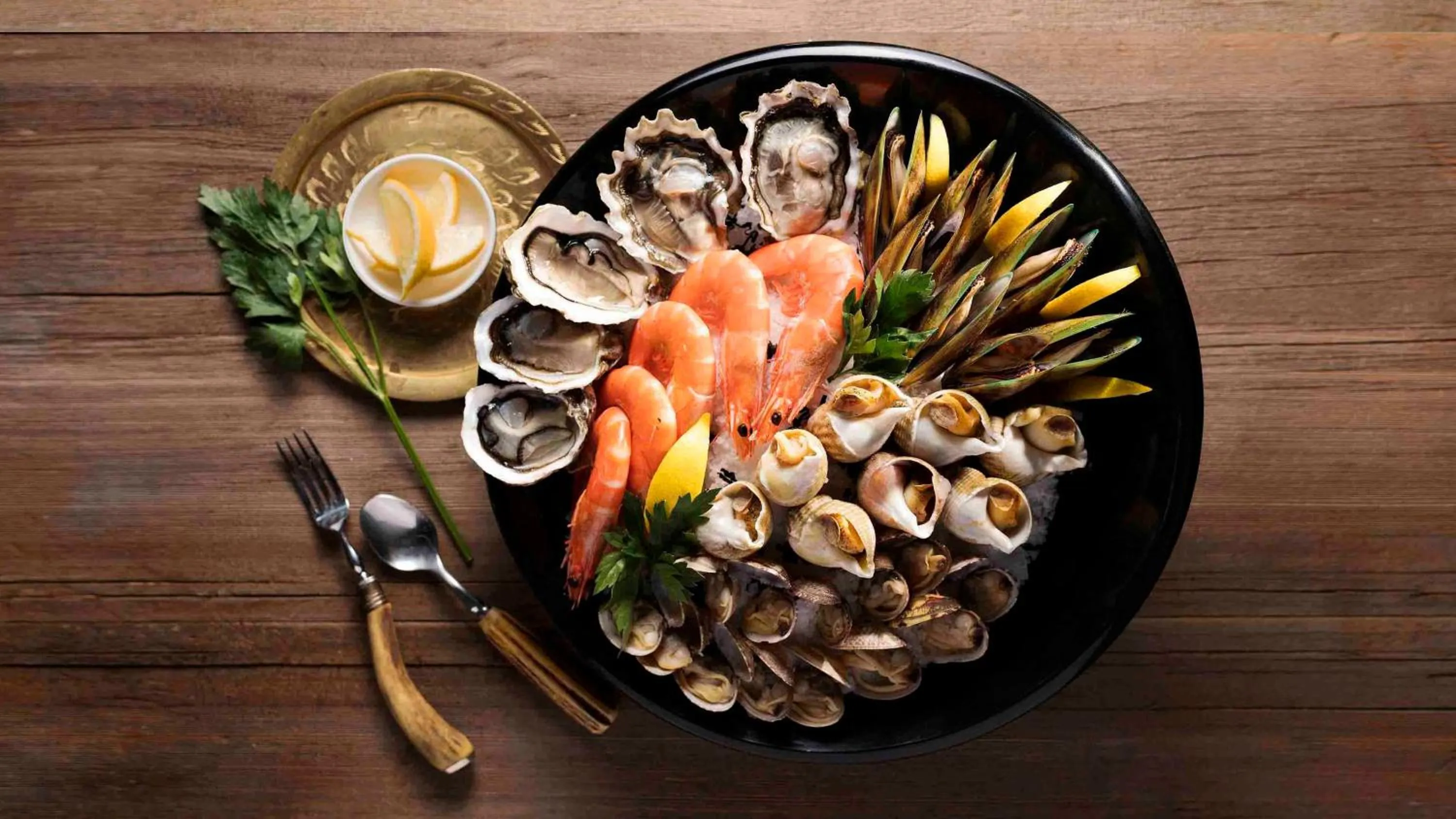 Restaurant/places to eat in Crowne Plaza Hong Kong Kowloon East by IHG