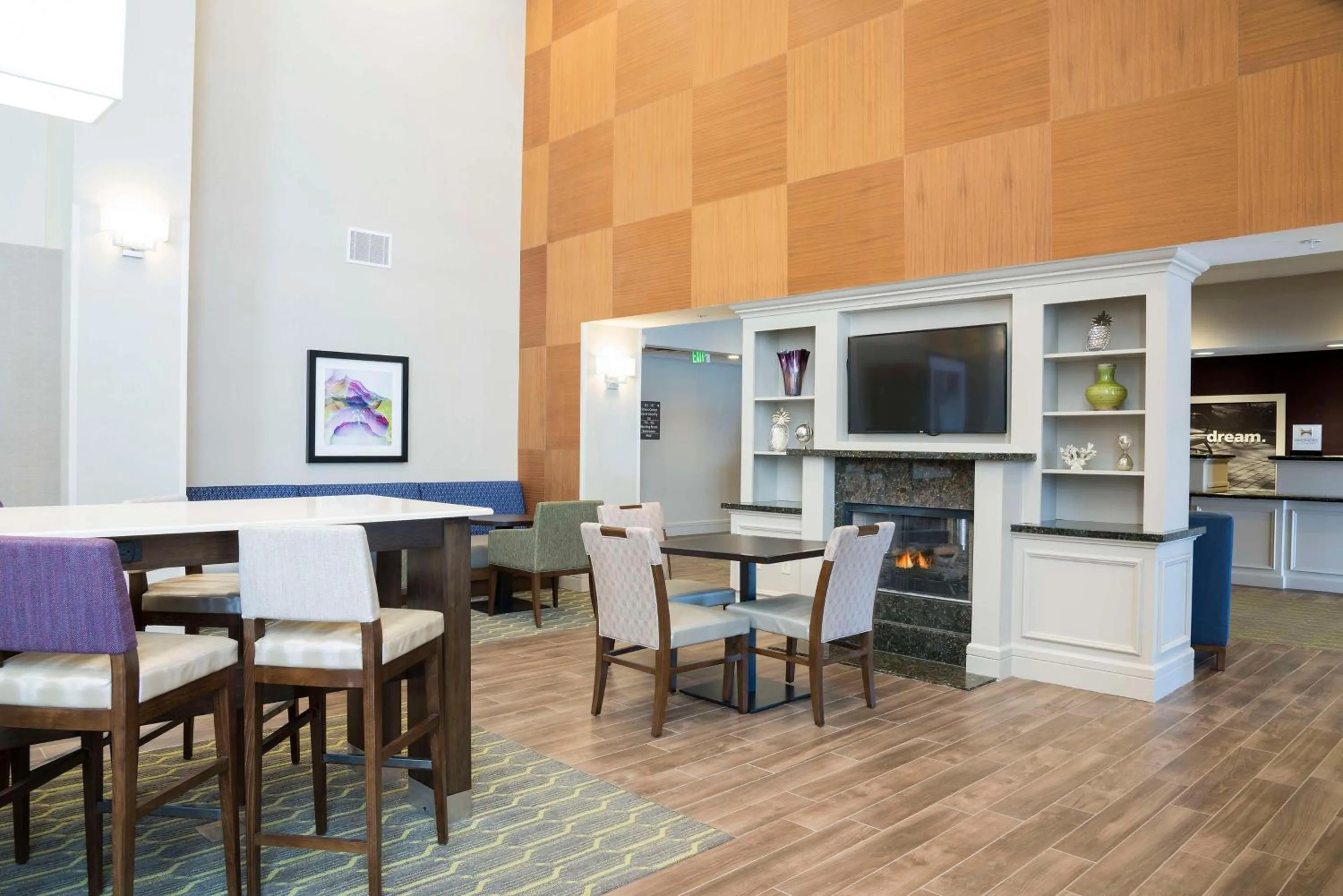 Lobby or reception in Hampton Inn & Suites Hartford-Manchester