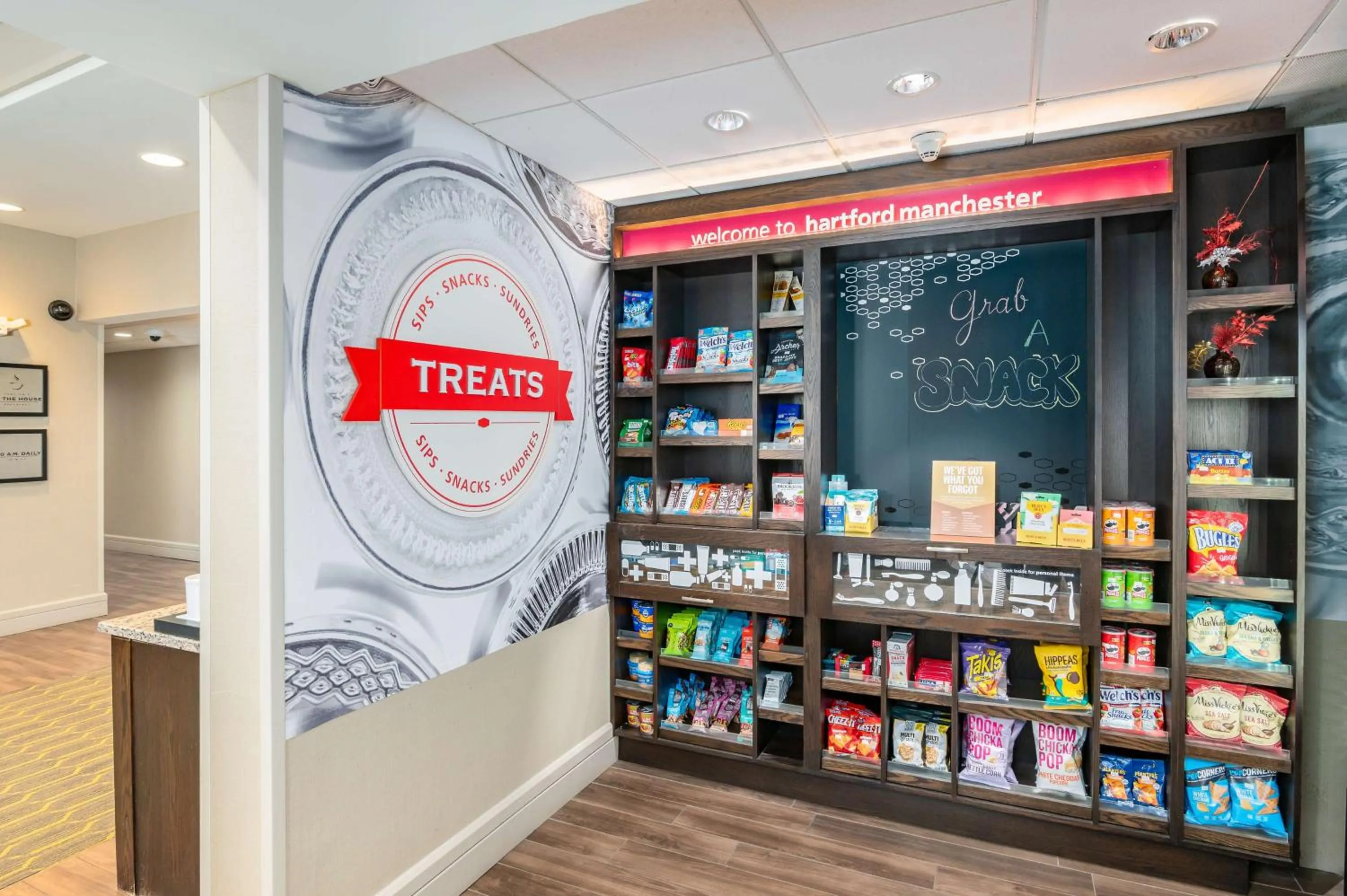 Restaurant/places to eat in Hampton Inn & Suites Hartford-Manchester