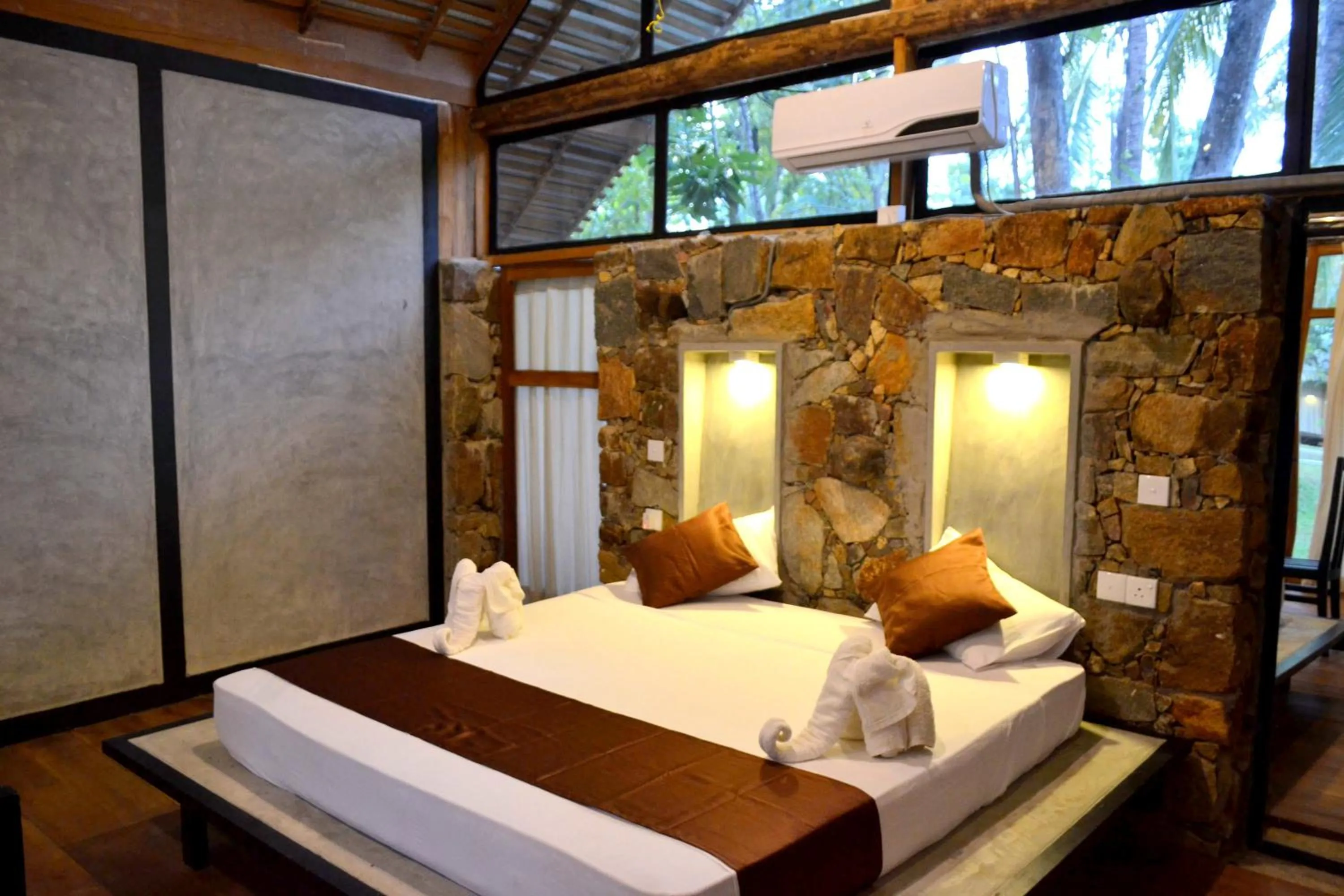 Photo of the whole room, Bed in Kottawatta Village