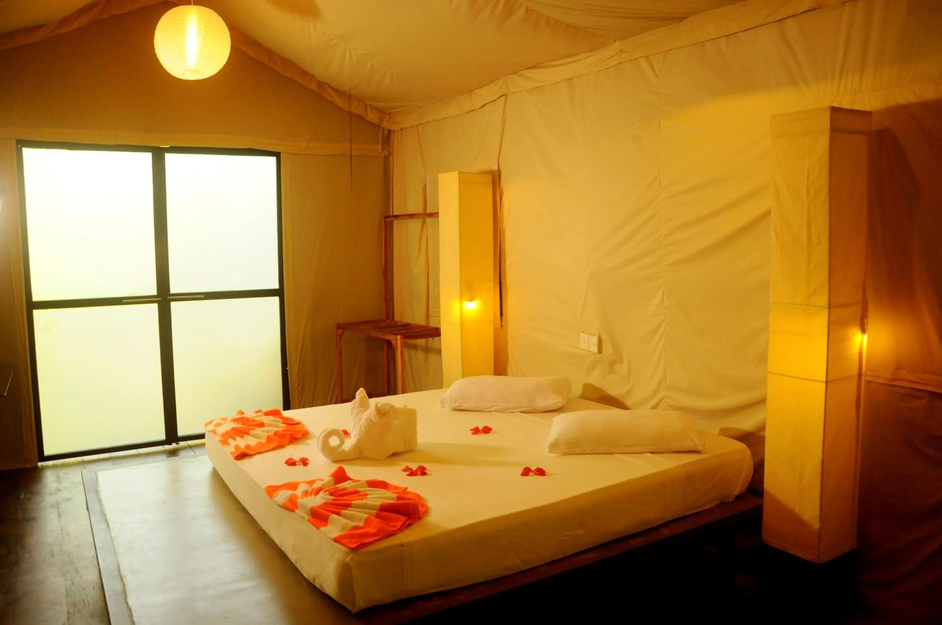 Bedroom, Bed in Kottawatta Village