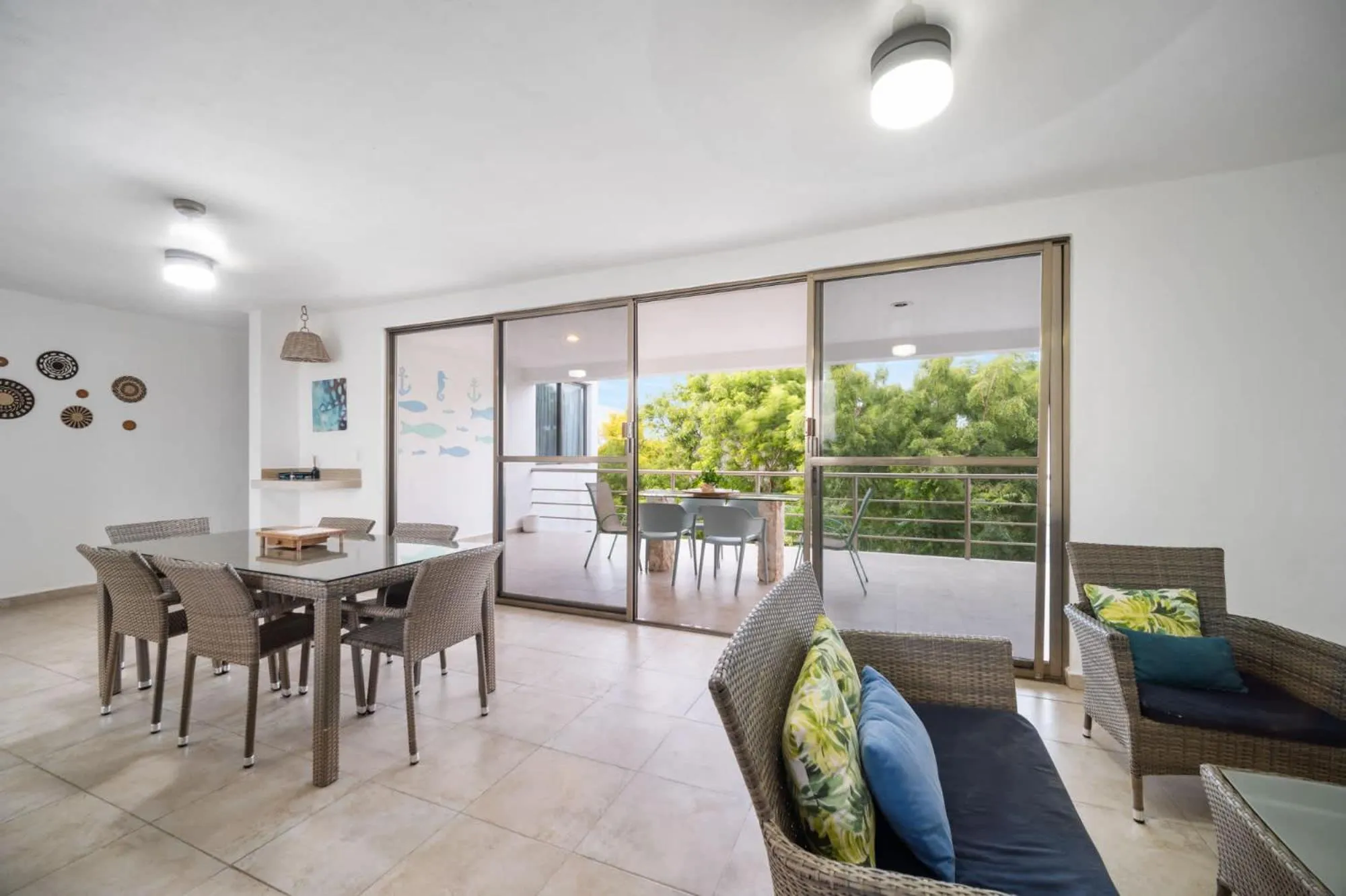 San Bruno TROPICAL Villa With POOL