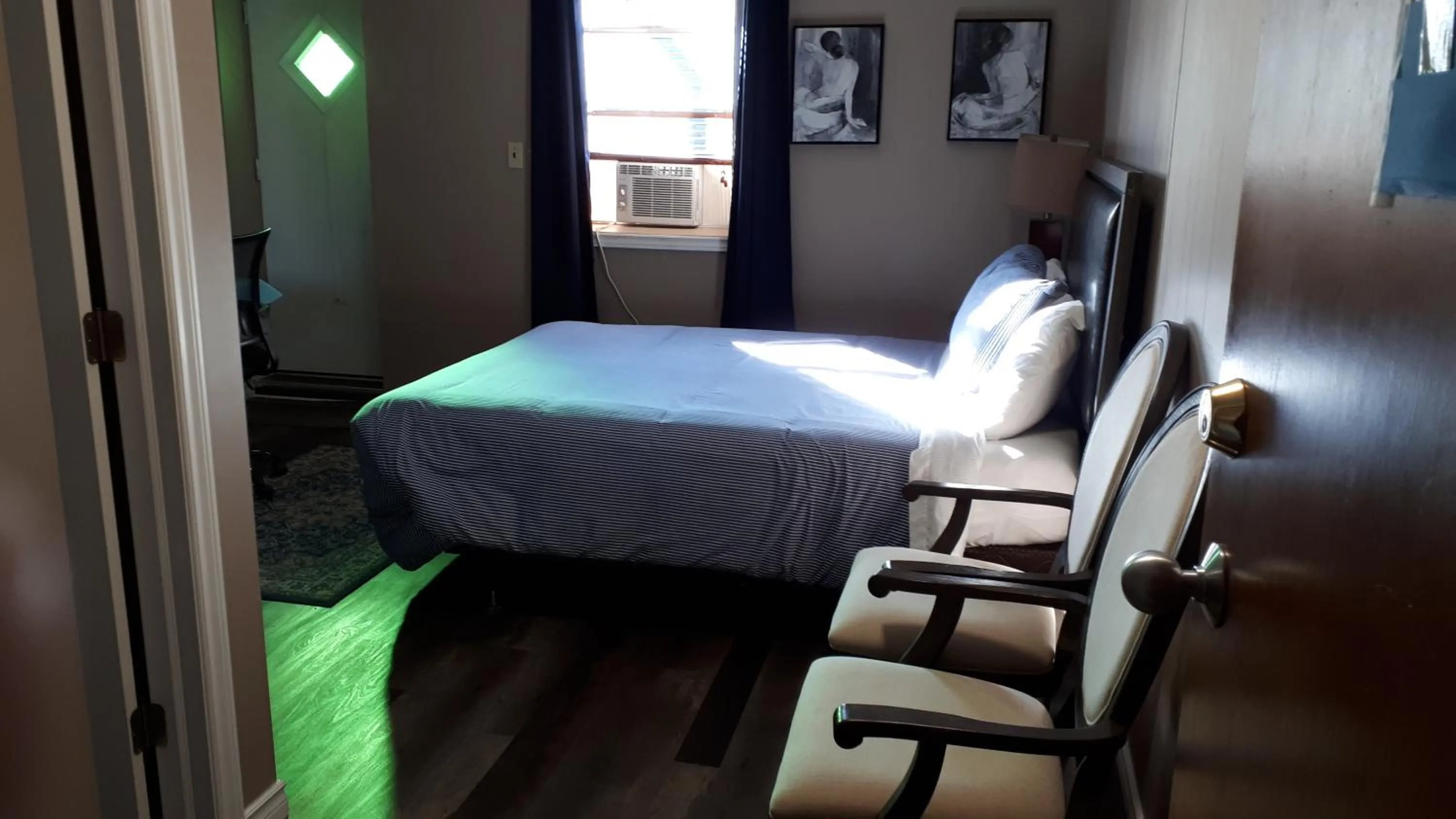 Bed in Nipigon Travelers Motel