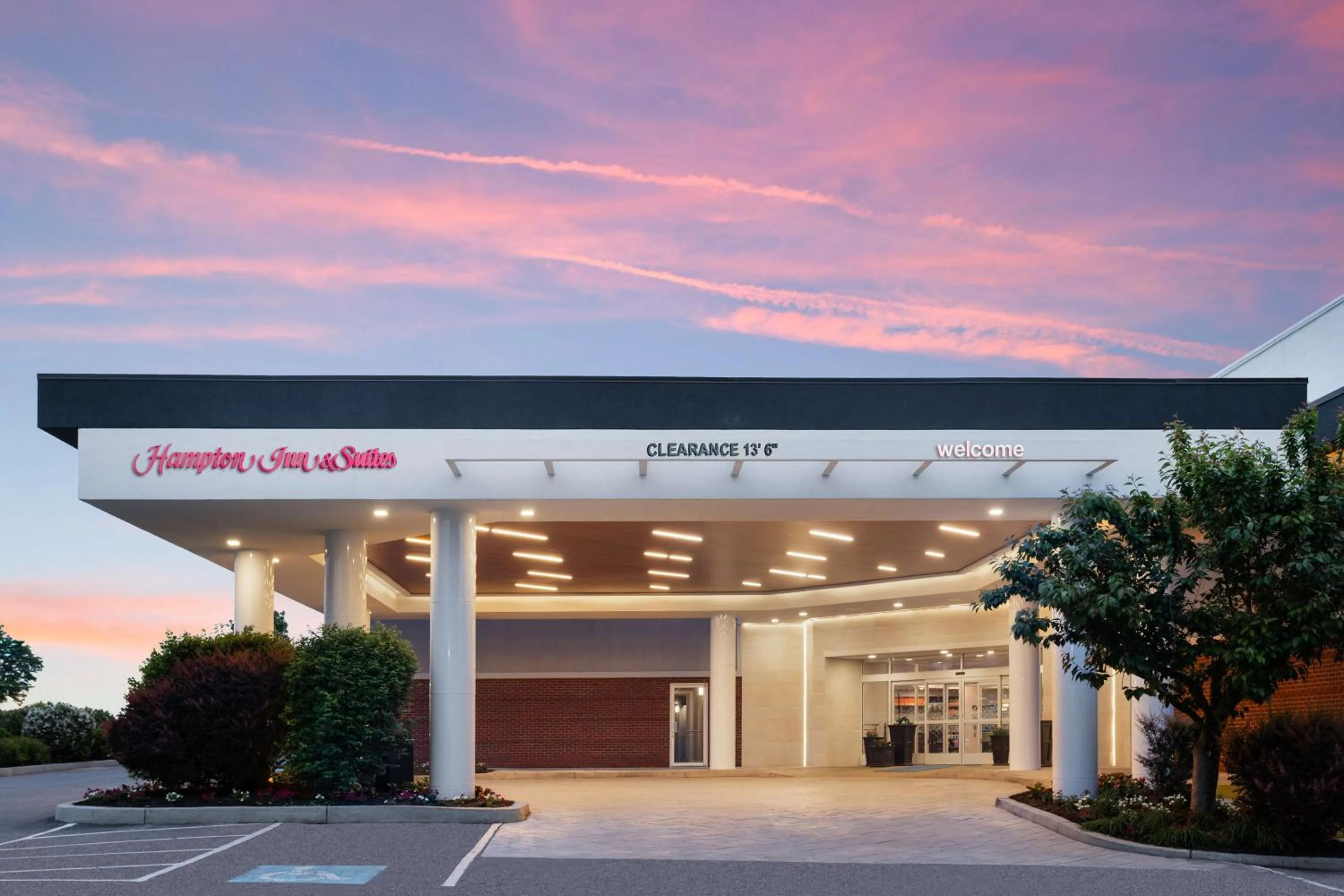 Property building in Hampton Inn & Suites Hershey