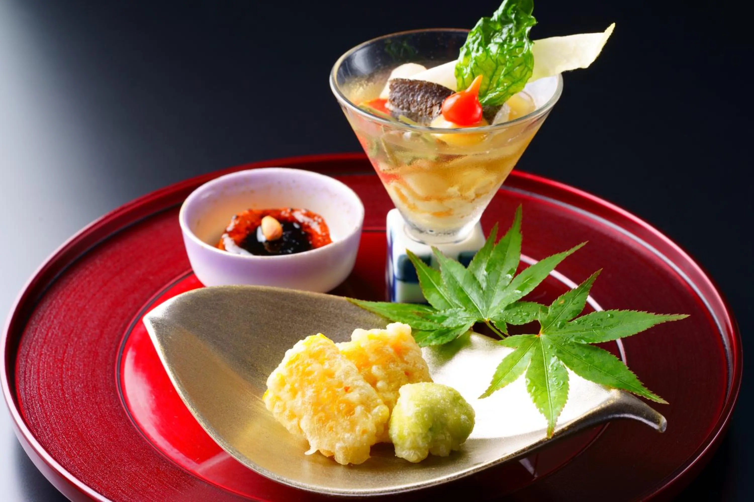 Dinner in Yufuin Onsen Toshoan