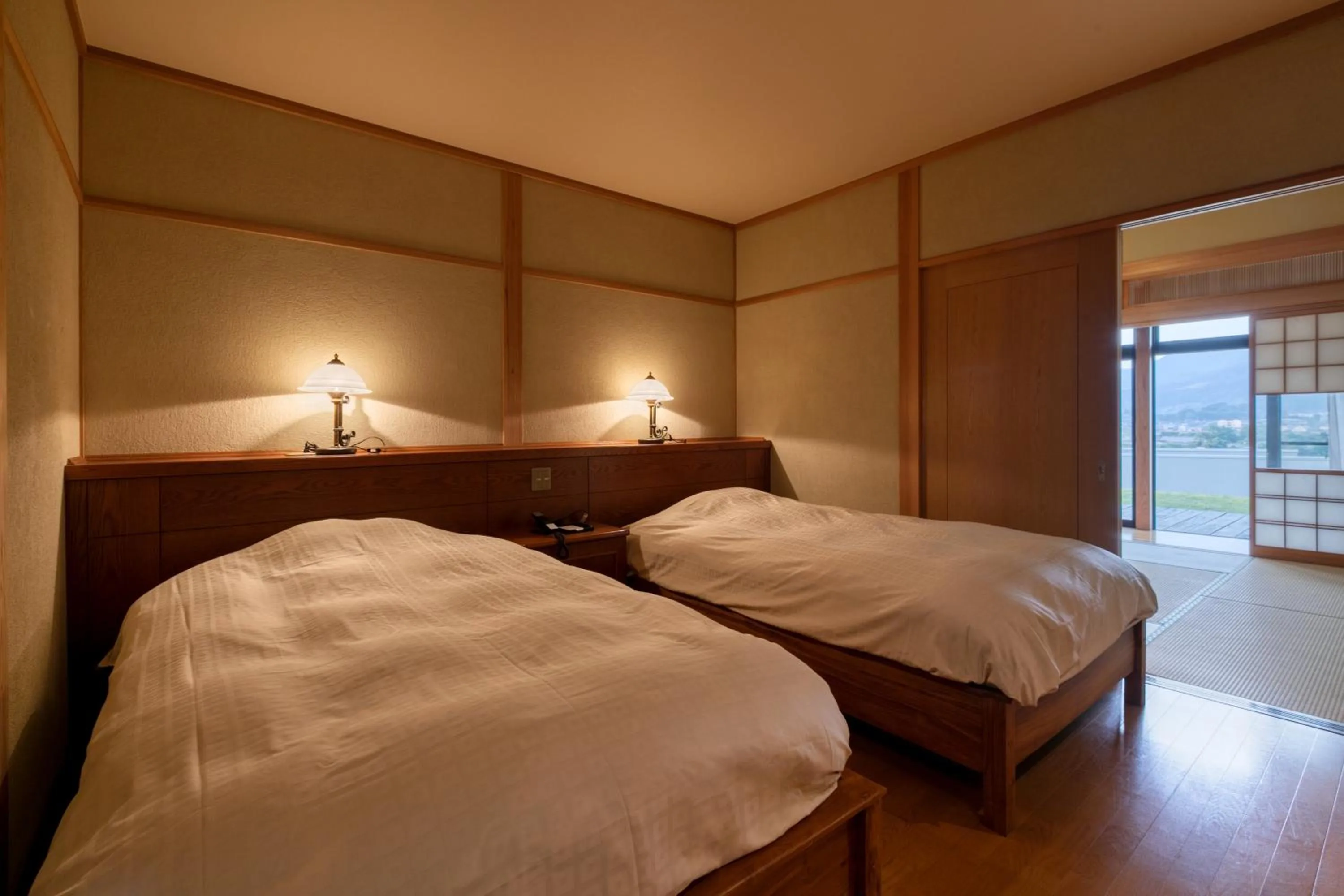 Photo of the whole room, Bed in Yufuin Onsen Toshoan