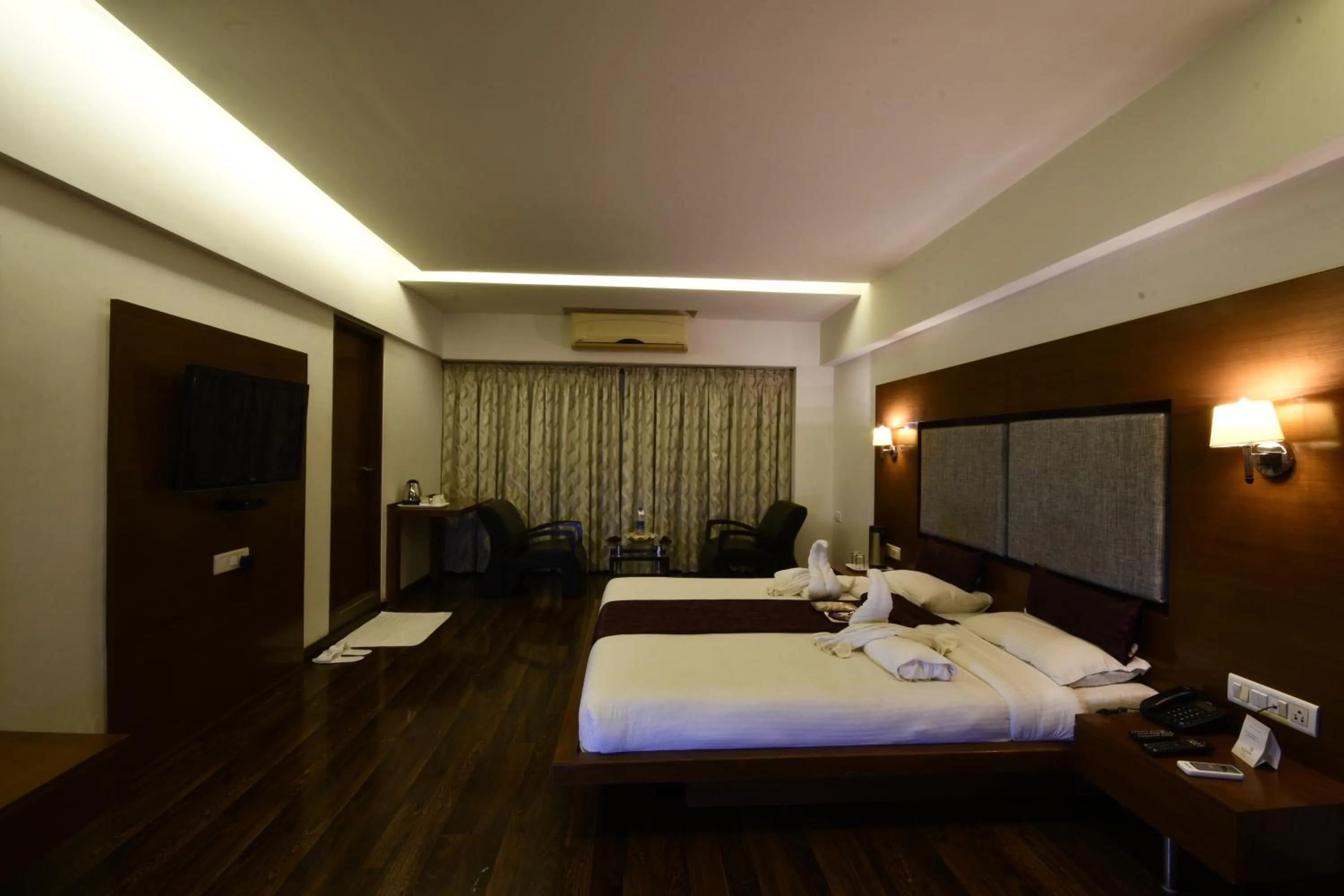 Bed in Hotel Platinum Residency
