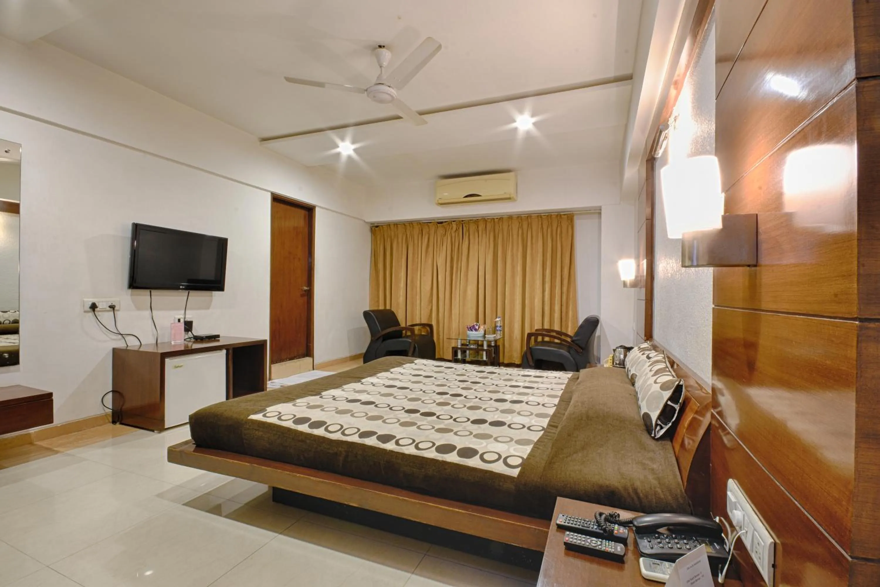 Bed in Hotel Platinum Residency