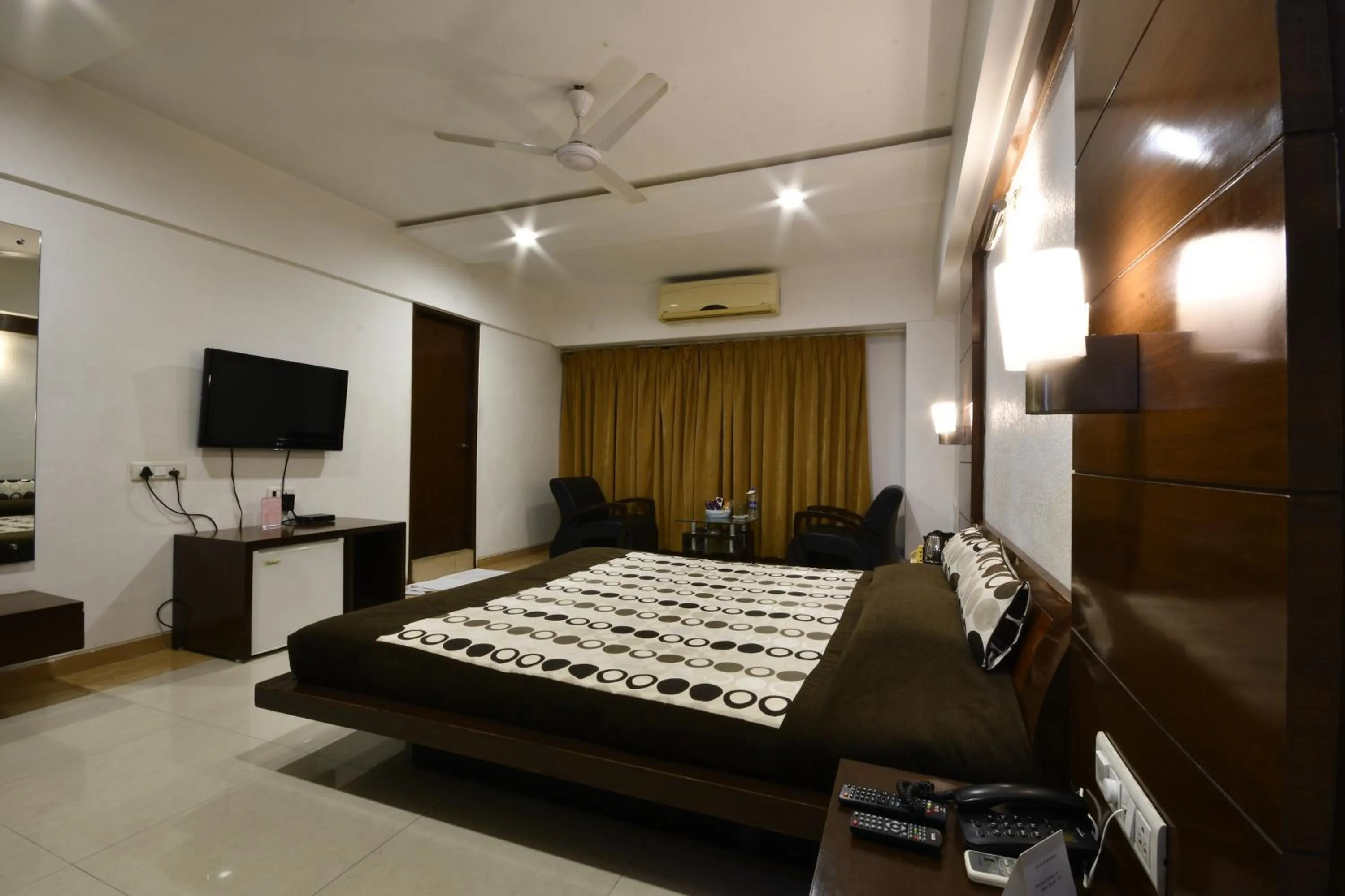 Bed in Hotel Platinum Residency