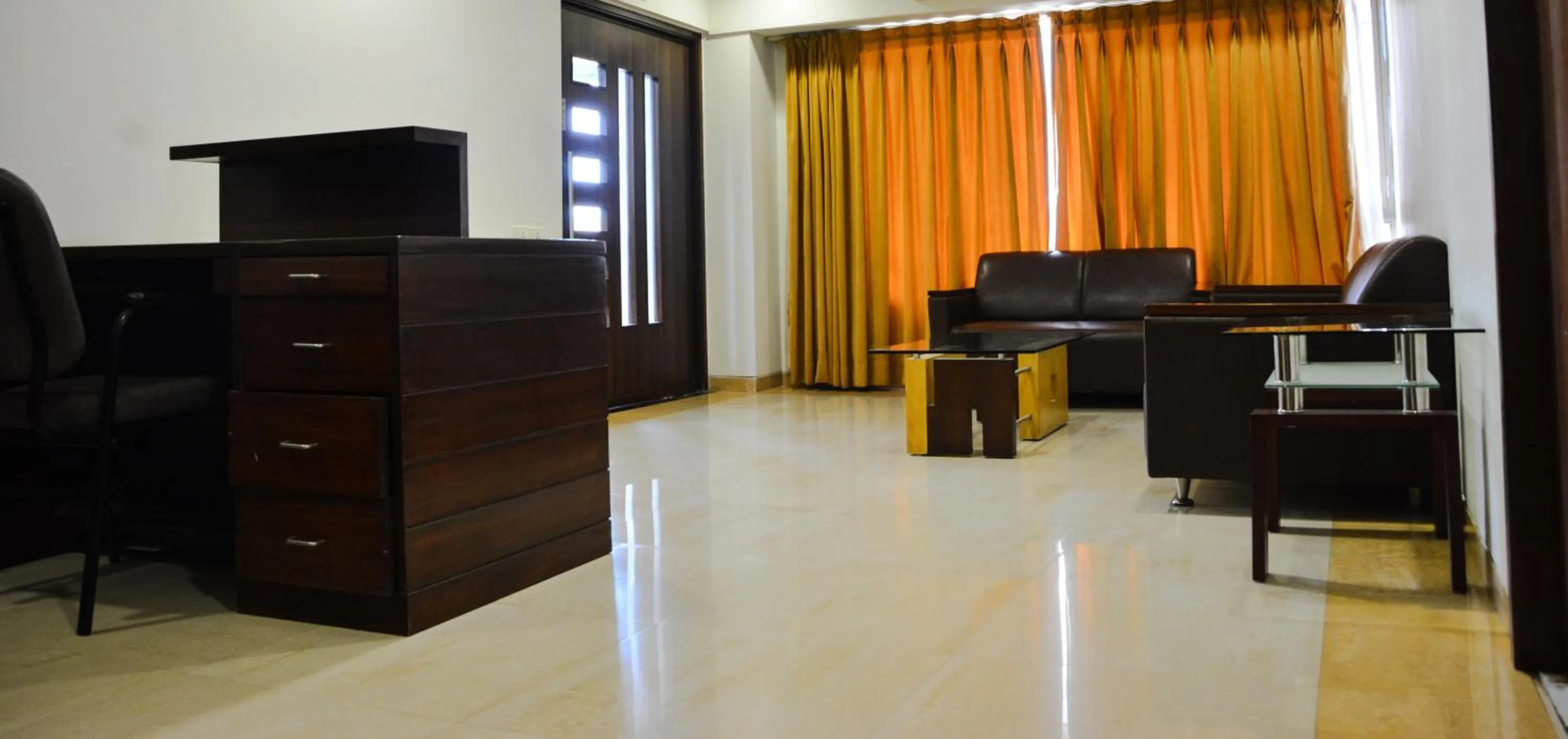 Area and facilities in Hotel Platinum Residency