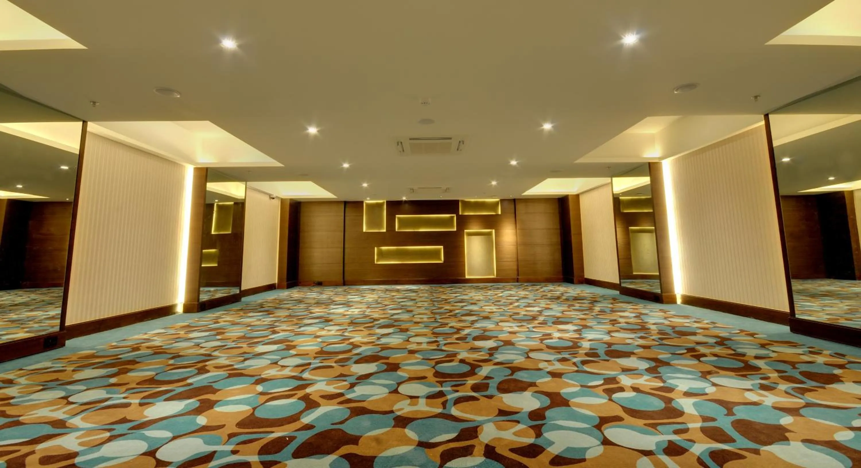 Banquet/Function facilities in Hotel Platinum