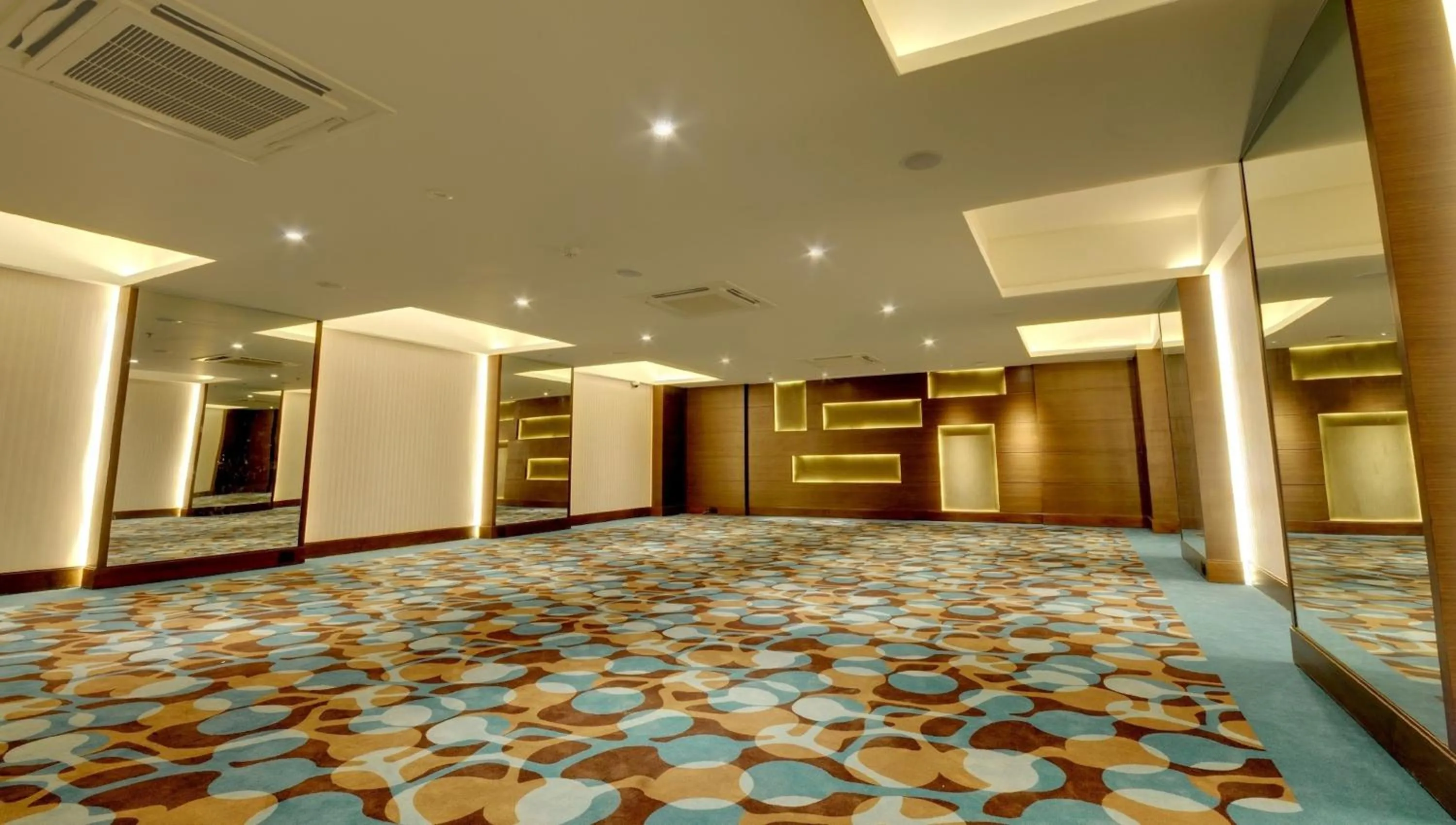 Banquet/Function facilities in Hotel Platinum