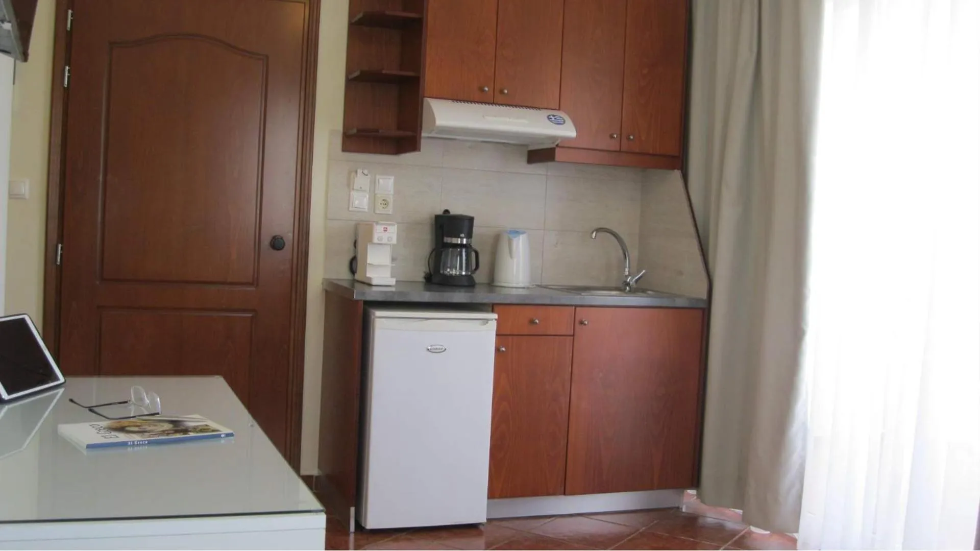 Coffee/tea facilities in Iolkos Hotel Apartments