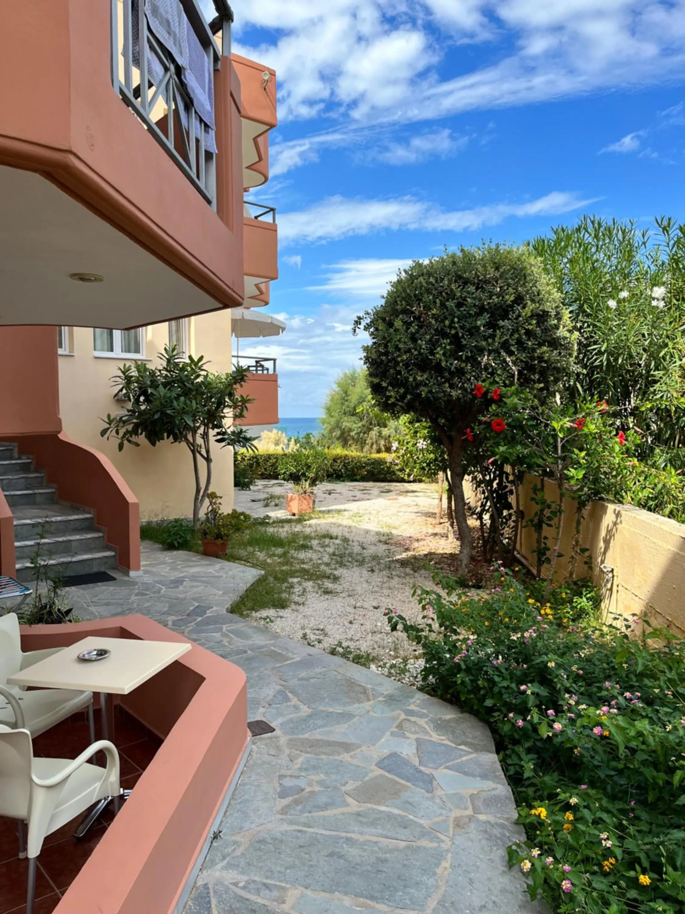 Garden in Iolkos Hotel Apartments