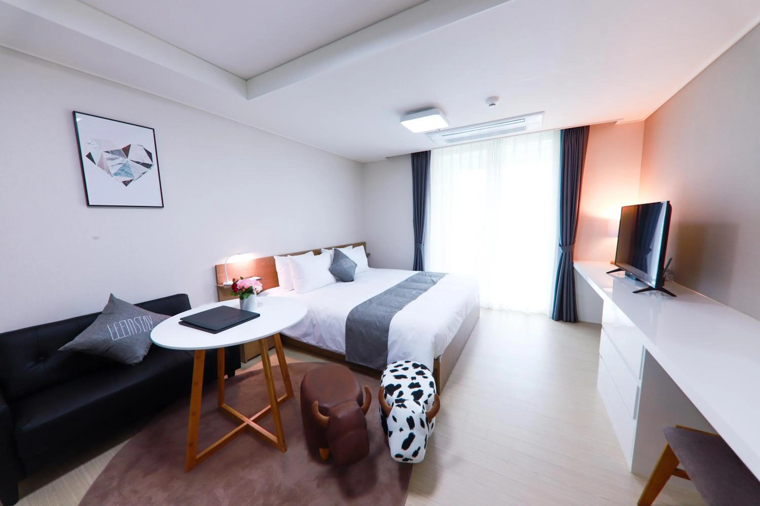 Bed in Geoje Leein Stay Hotel