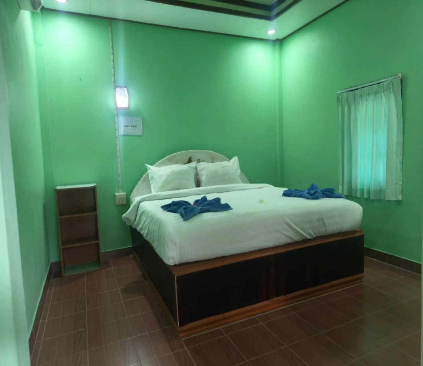 Guests, Bed in Koh Kood Far East Resort