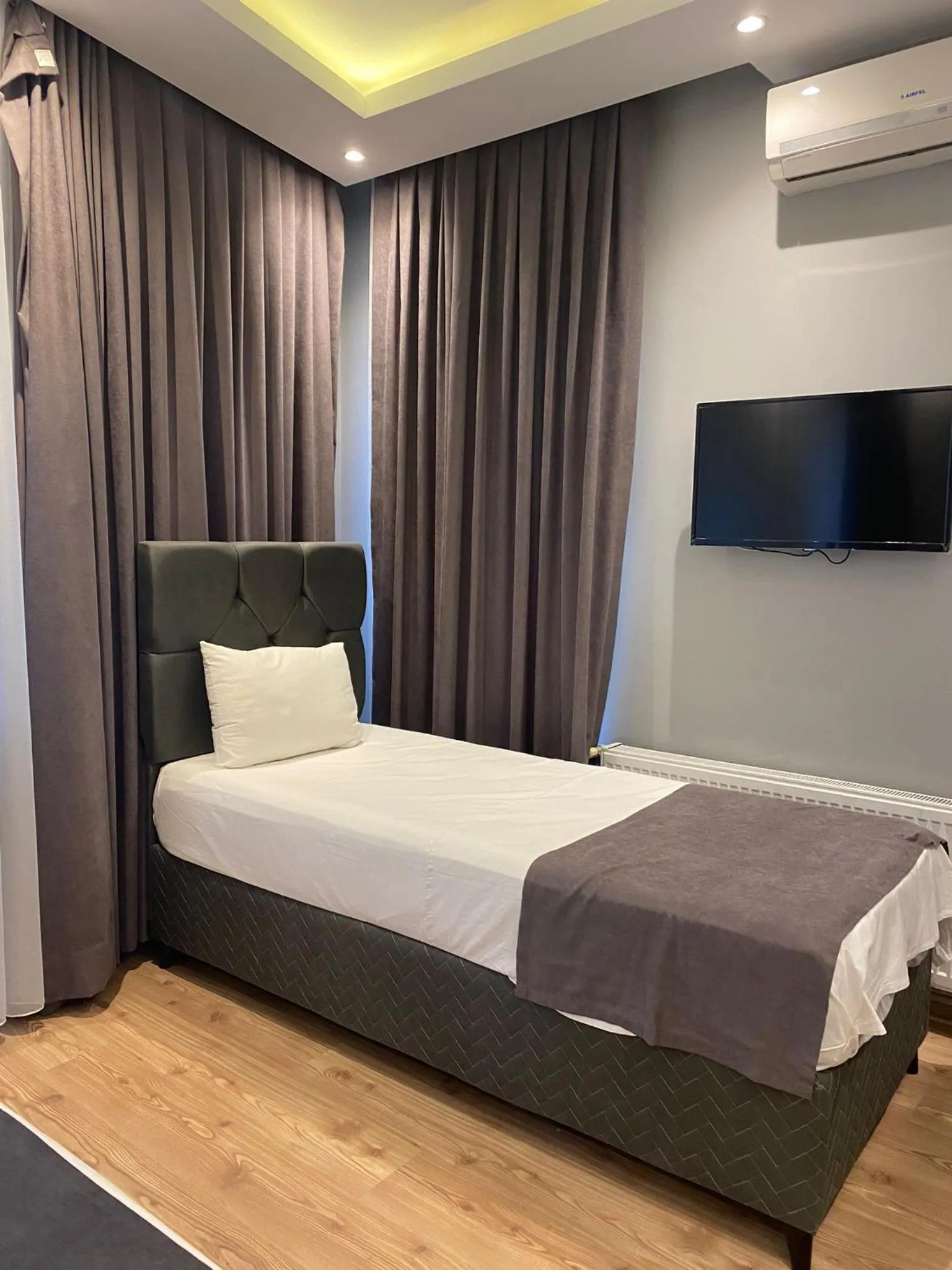 Photo of the whole room, Bed in Ortakoy Aysem Sultan Hotel