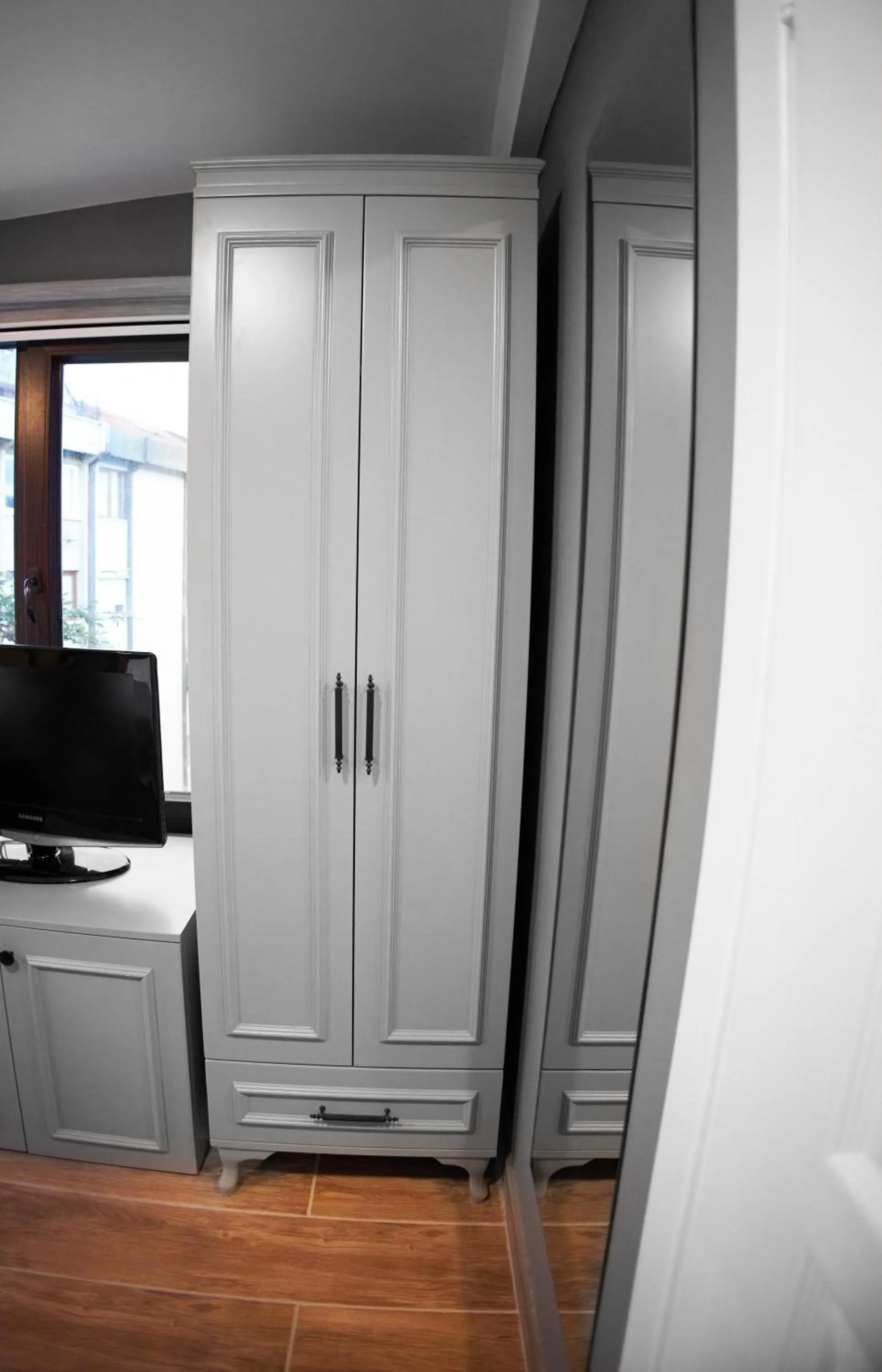 wardrobe in Ortakoy Aysem Sultan Hotel