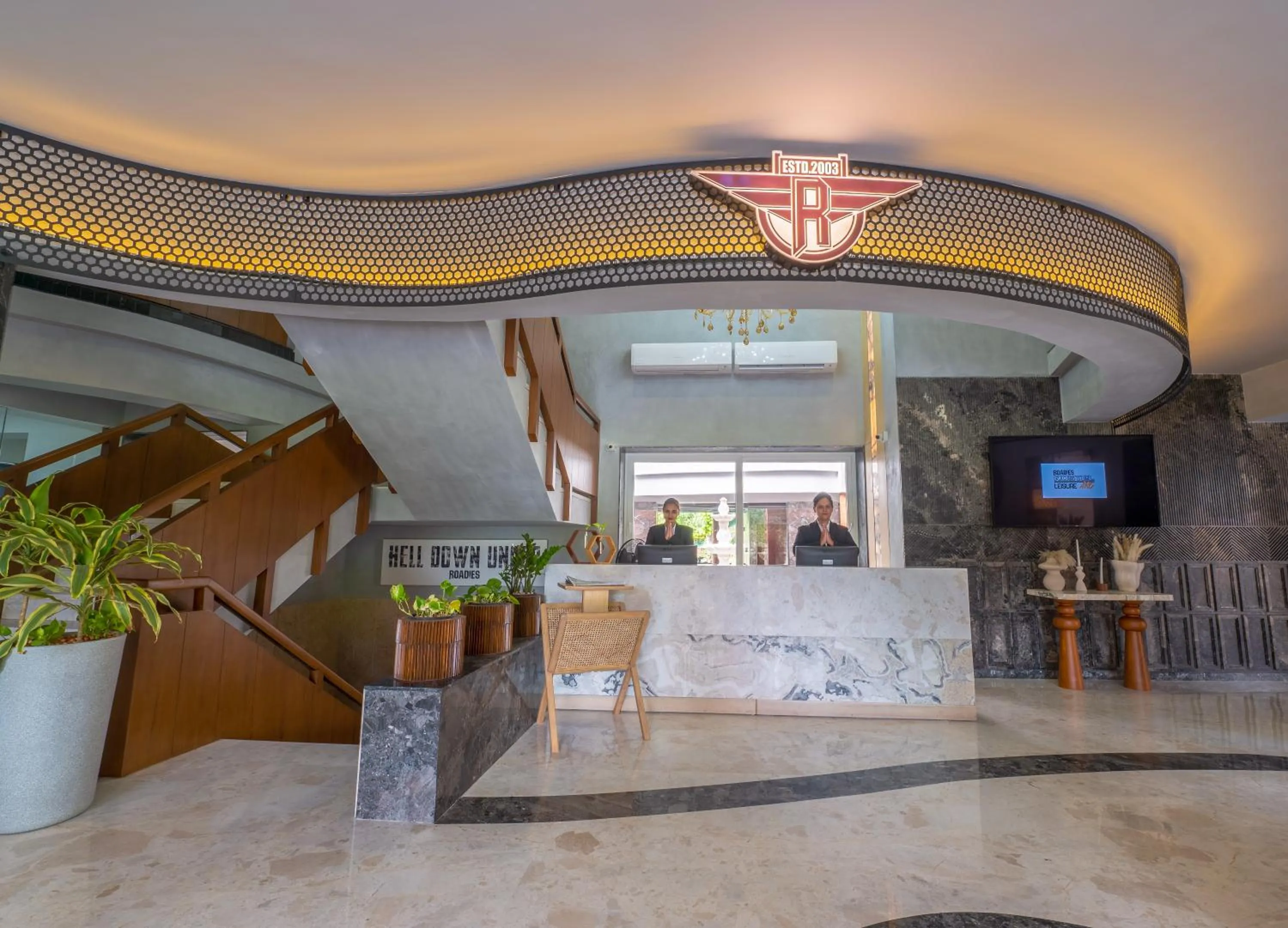 Lobby or reception in Roadies Rostel - Best Adventure Resort in Ahmedabad