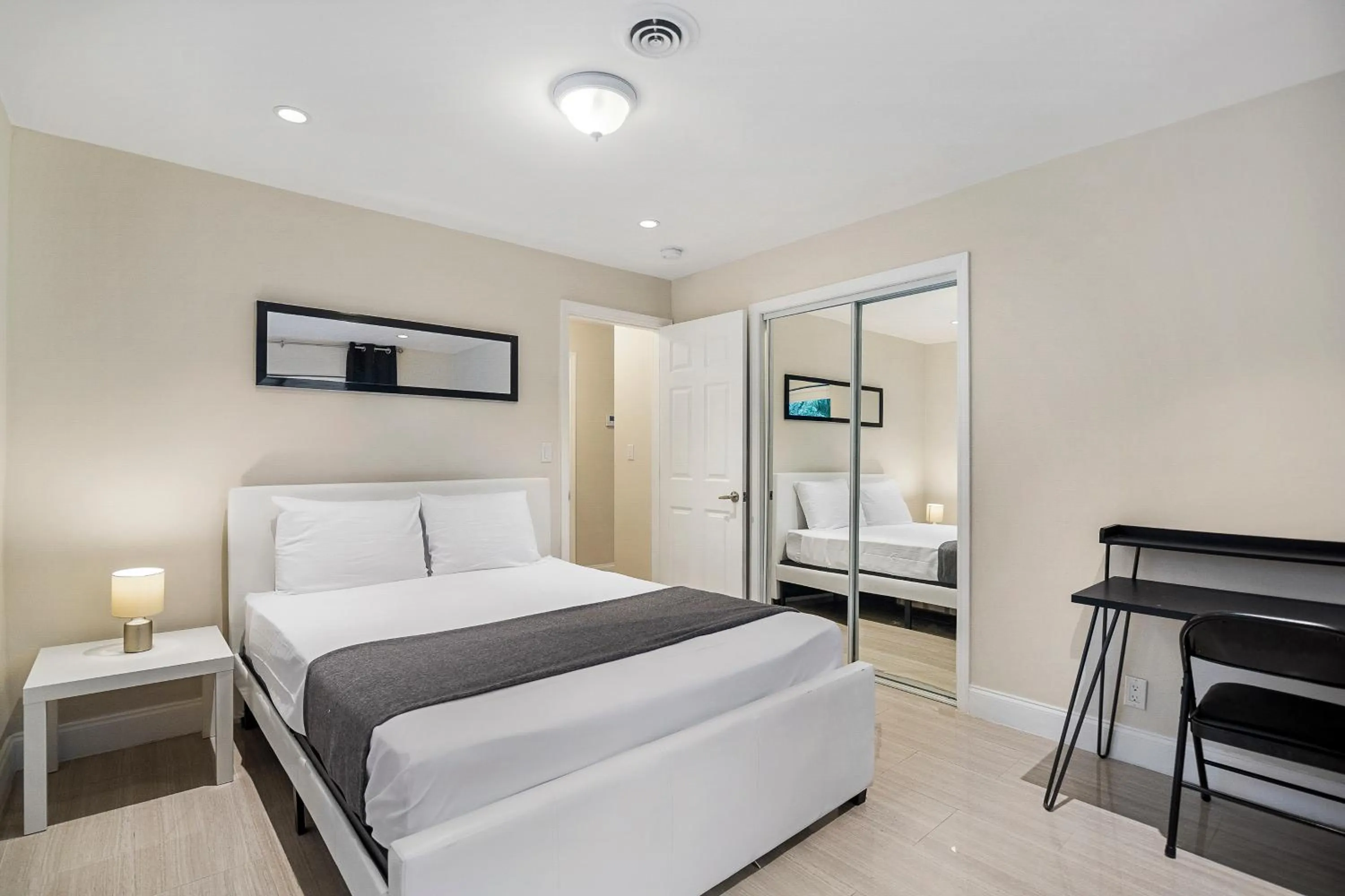 Bed in Alani Bay Condos