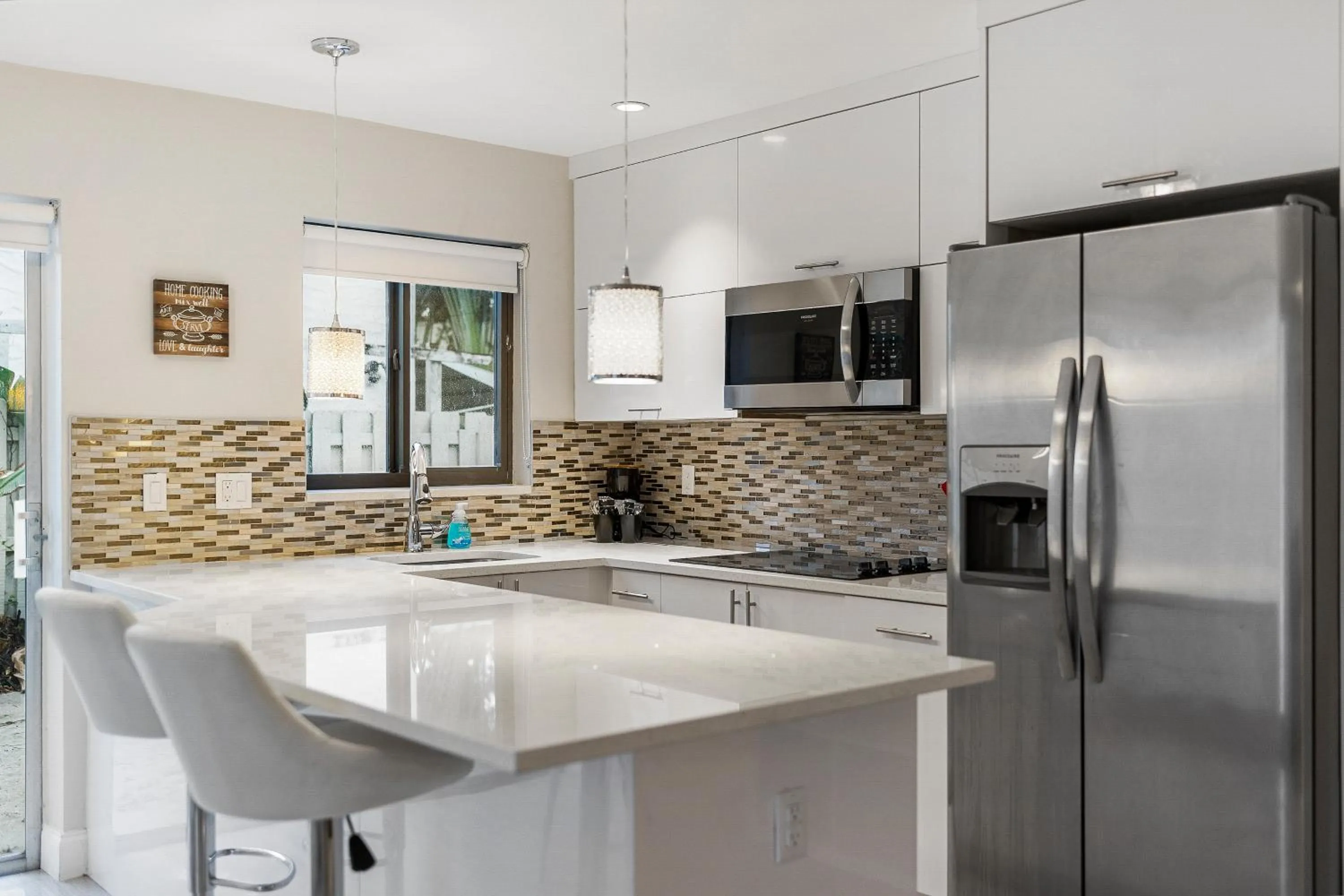 Kitchen or kitchenette in Alani Bay Condos