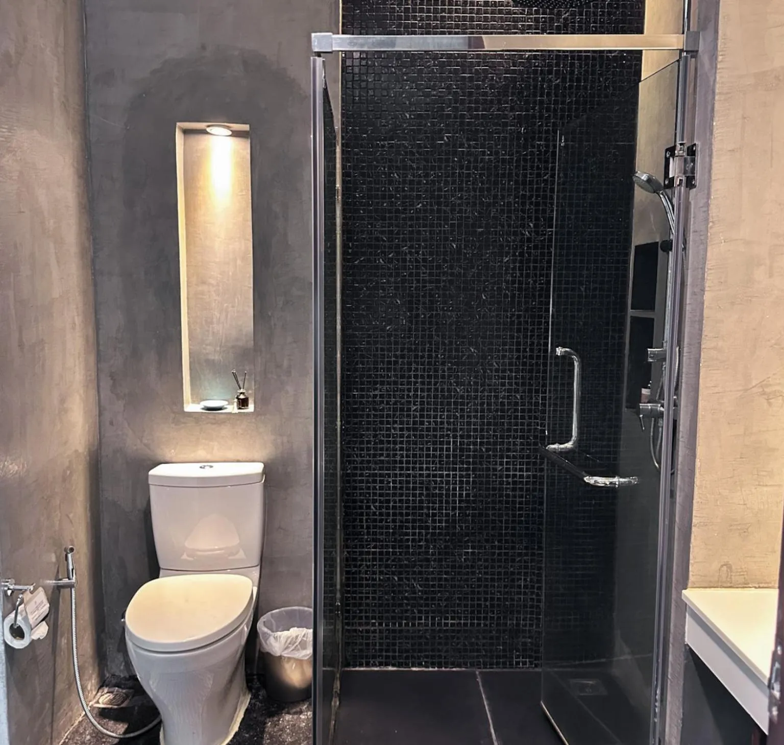 Shower in NAI YA Hotel -SHA Extra Plus