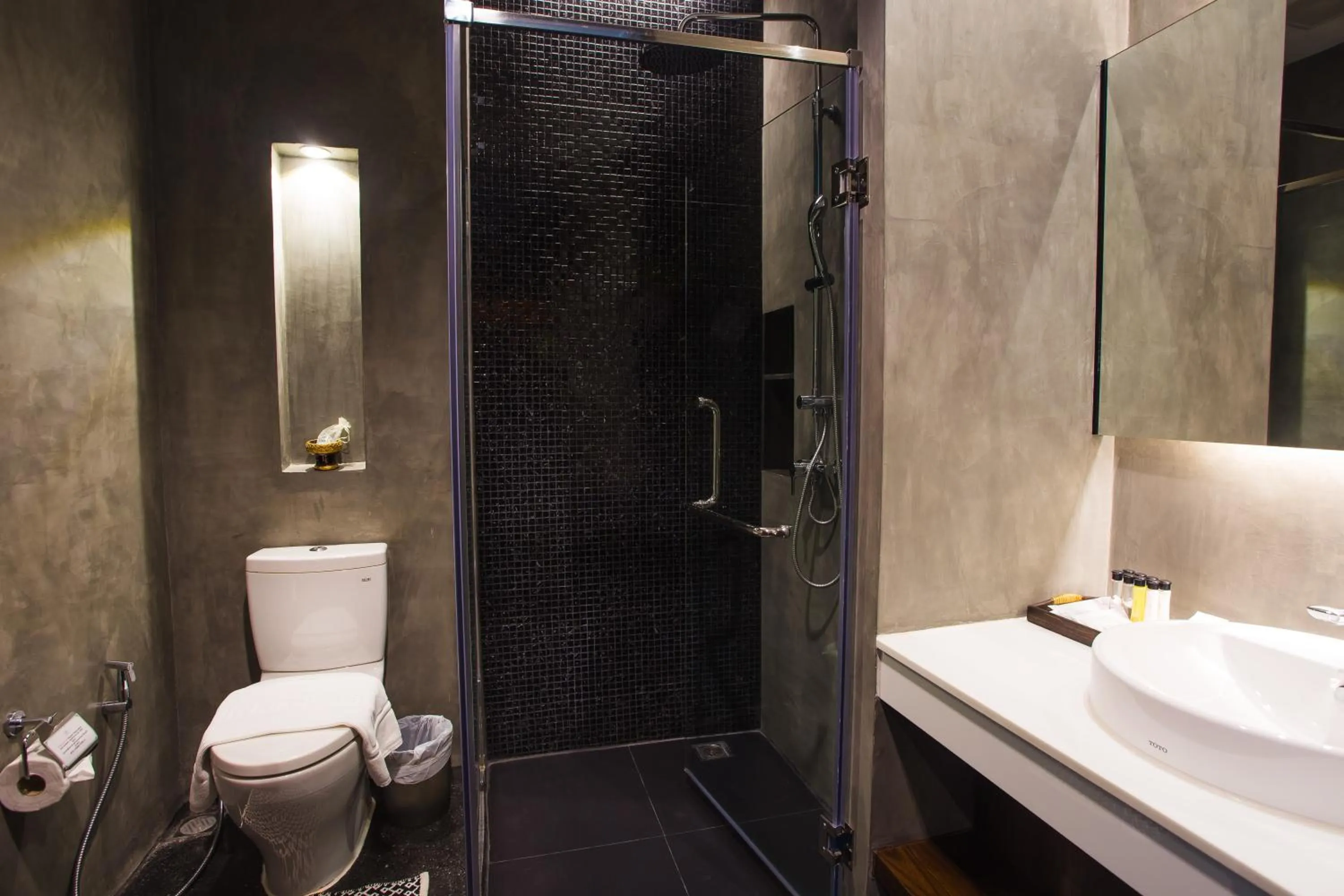 Shower in NAI YA Hotel -SHA Extra Plus