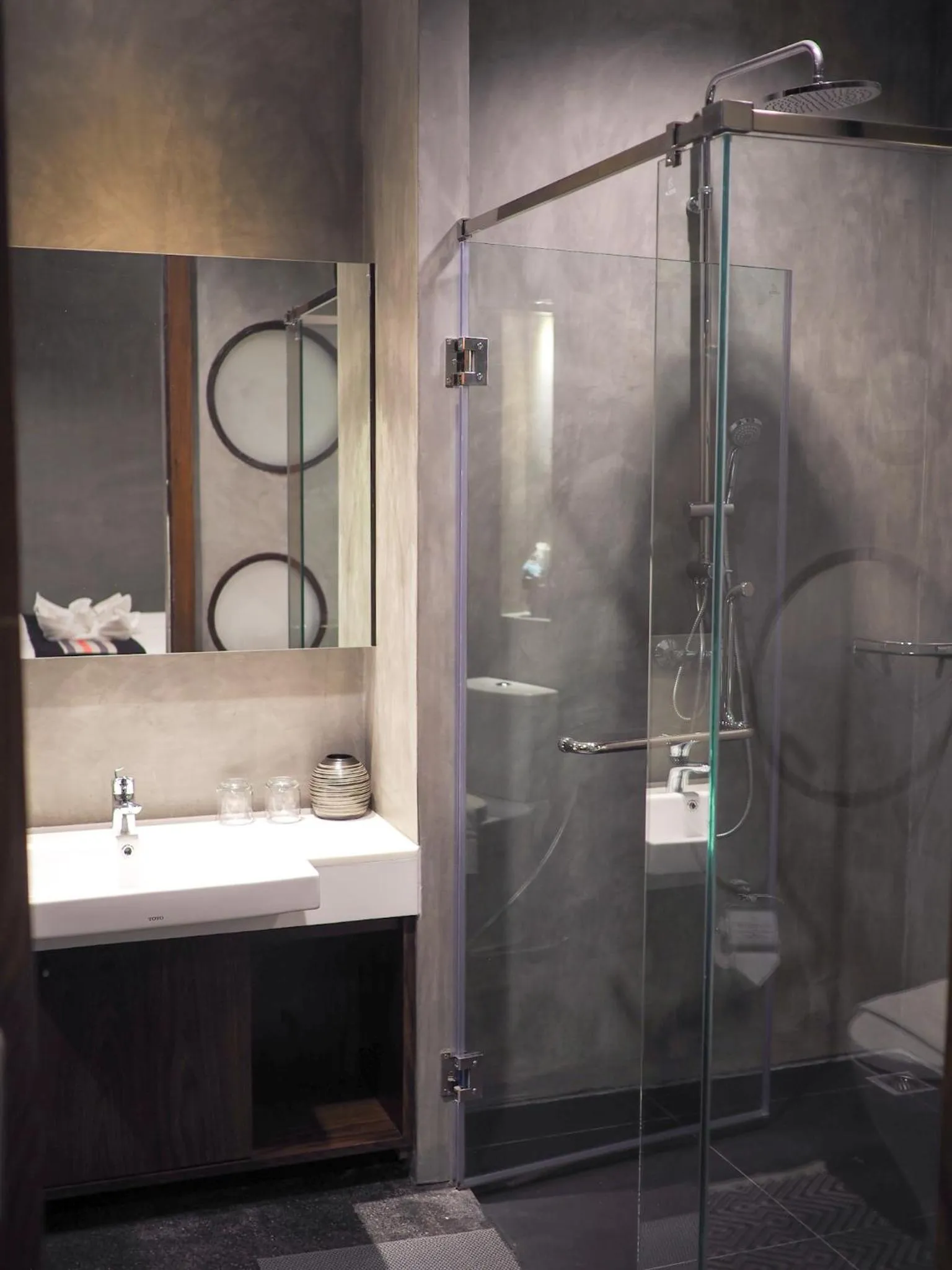 Shower in NAI YA Hotel -SHA Extra Plus