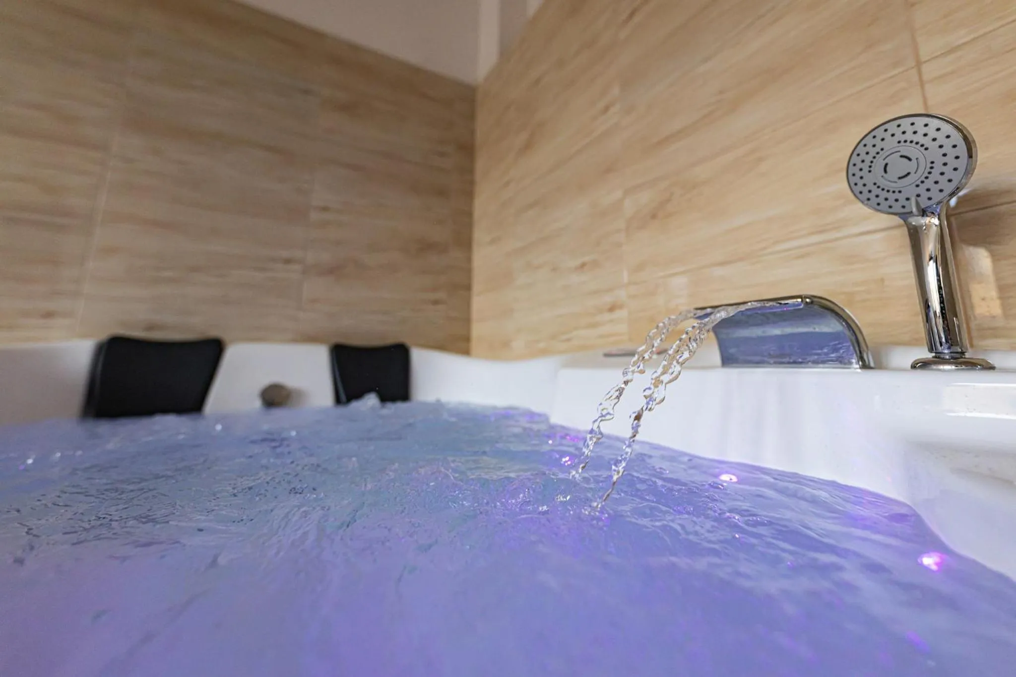 Hot Tub in Bazilika alatt Panzió