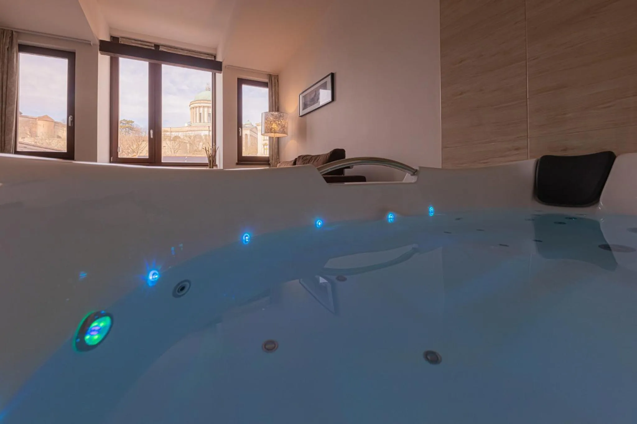 Hot Tub in Bazilika alatt Panzió