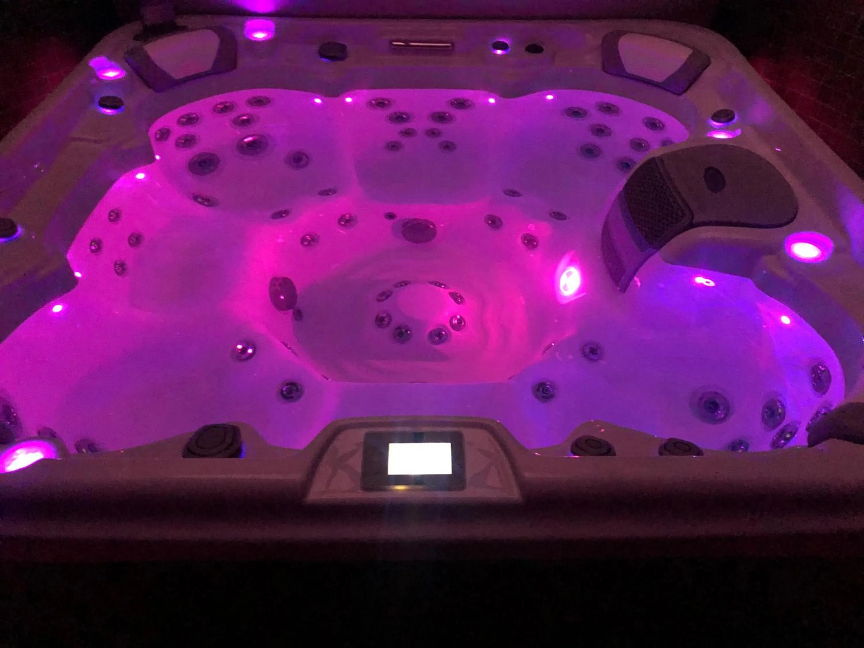 Hot Tub in Bazilika alatt Panzió