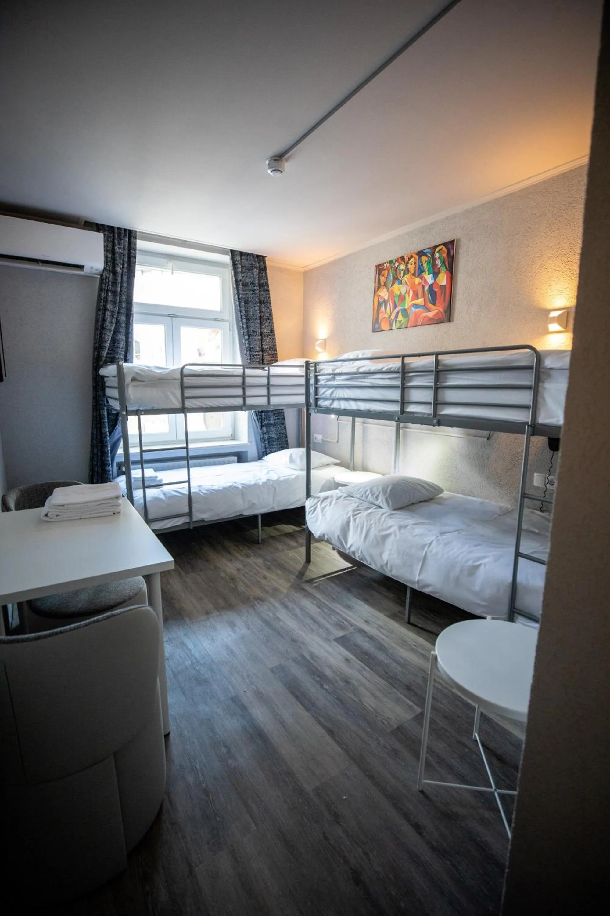 Photo of the whole room, Bed in Hotel Bristol