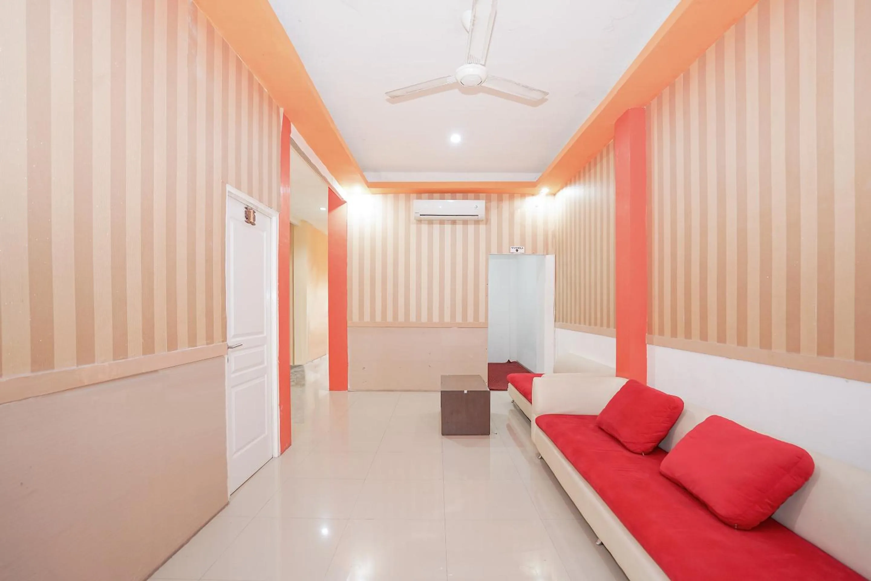 Lobby or reception in Hotel O Juanda Near Terminal International Juanda