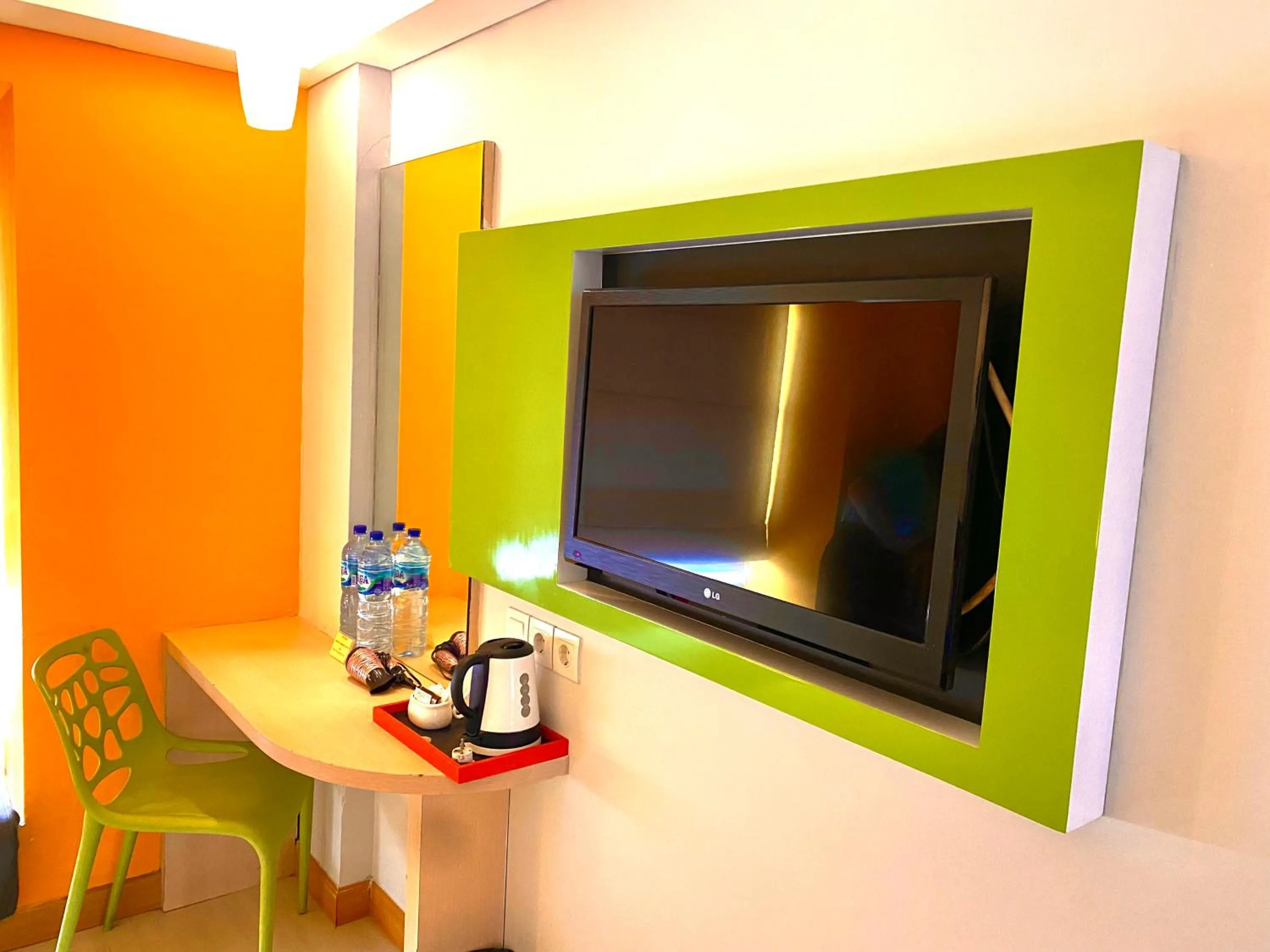 TV and multimedia in Sun Royal Hotel