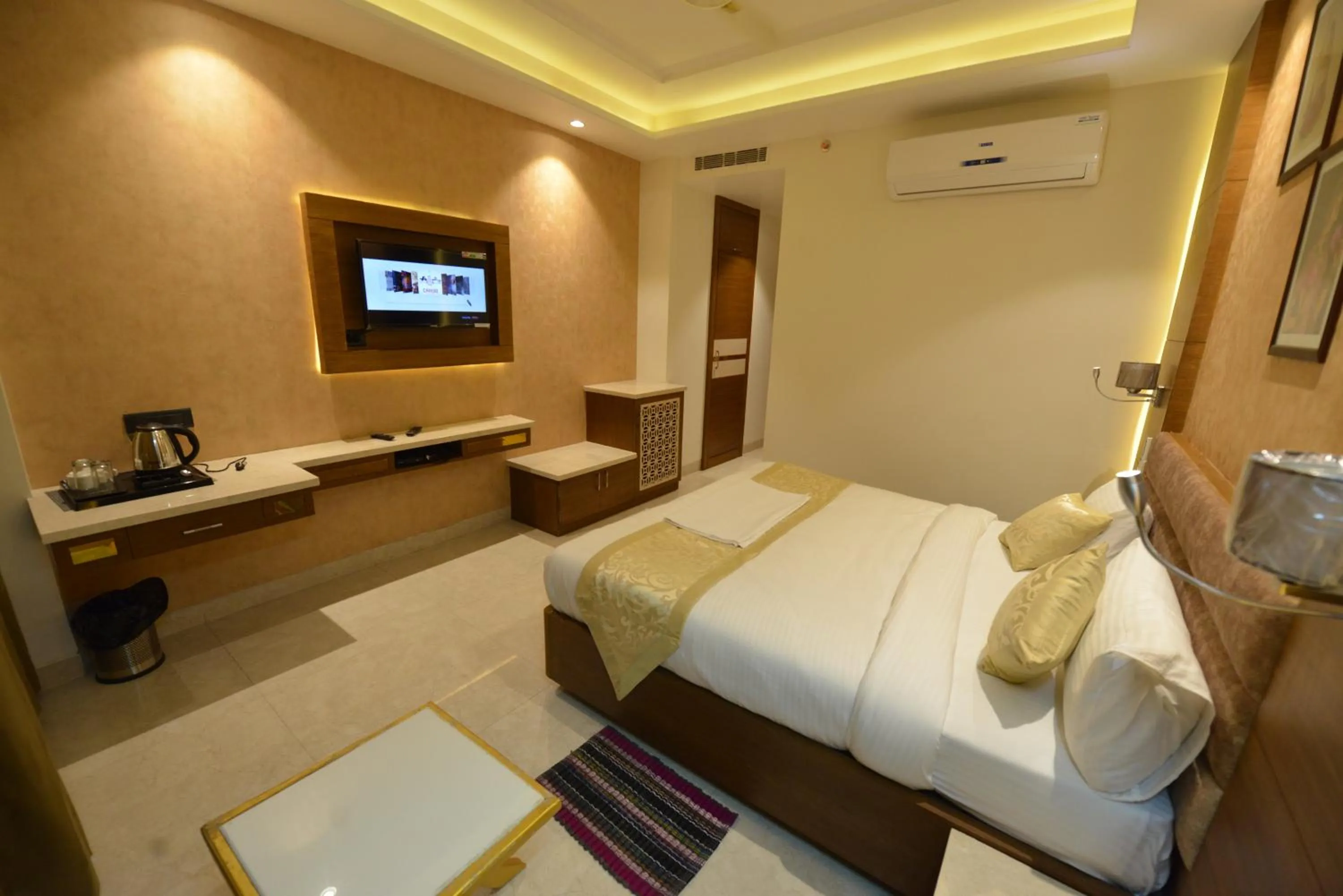 Bedroom, Bed in Hotel RR 62-Jaipur City Centre Hotel