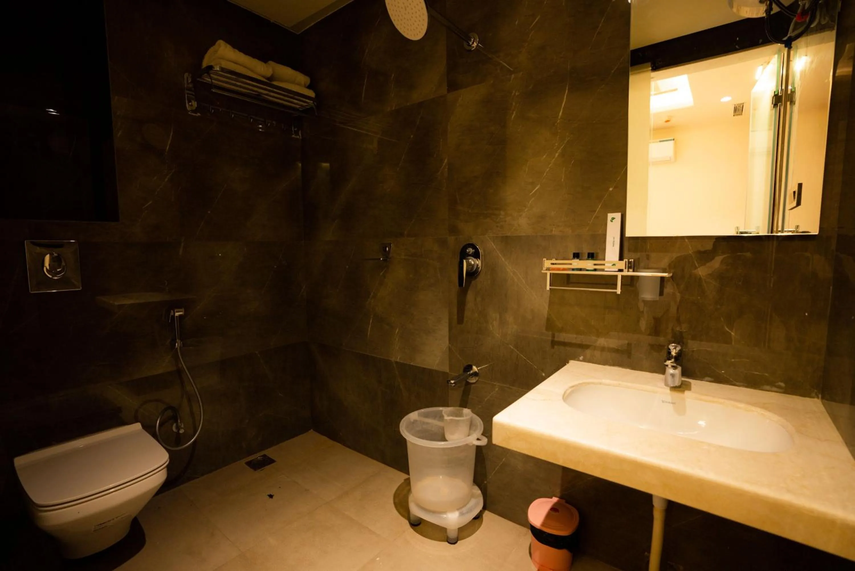 Bathroom in Hotel RR 62-Jaipur City Centre Hotel