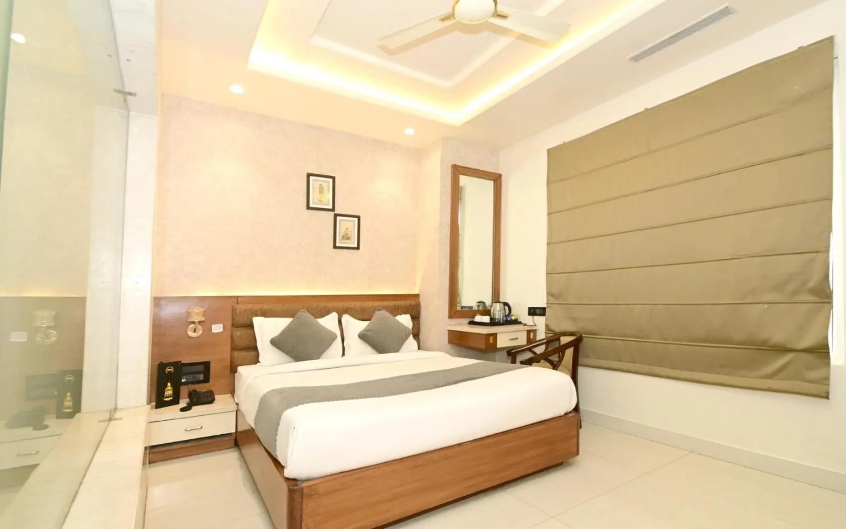Bed in Hotel RR 62-Jaipur City Centre Hotel