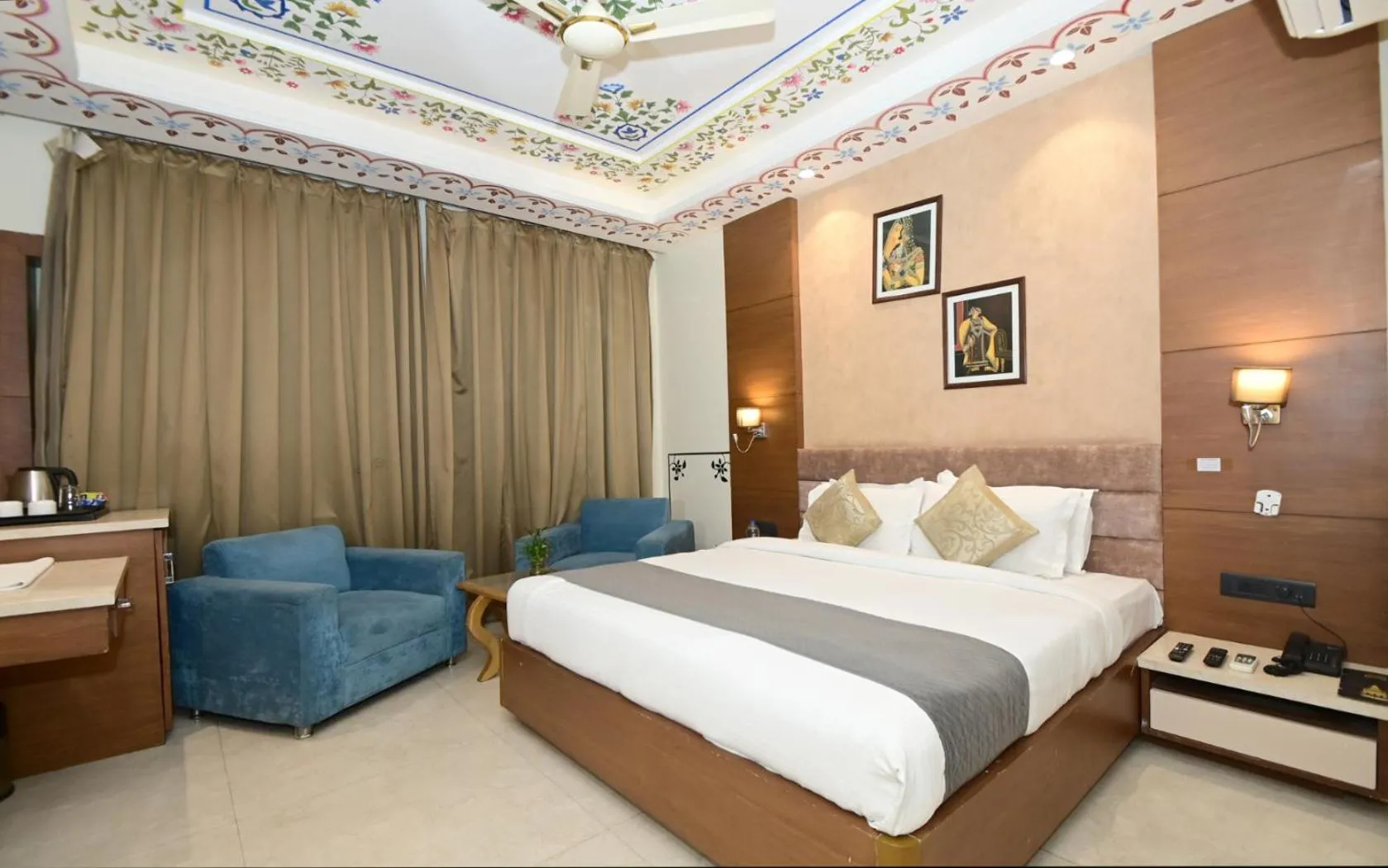 Bed in Hotel RR 62-Jaipur City Centre Hotel