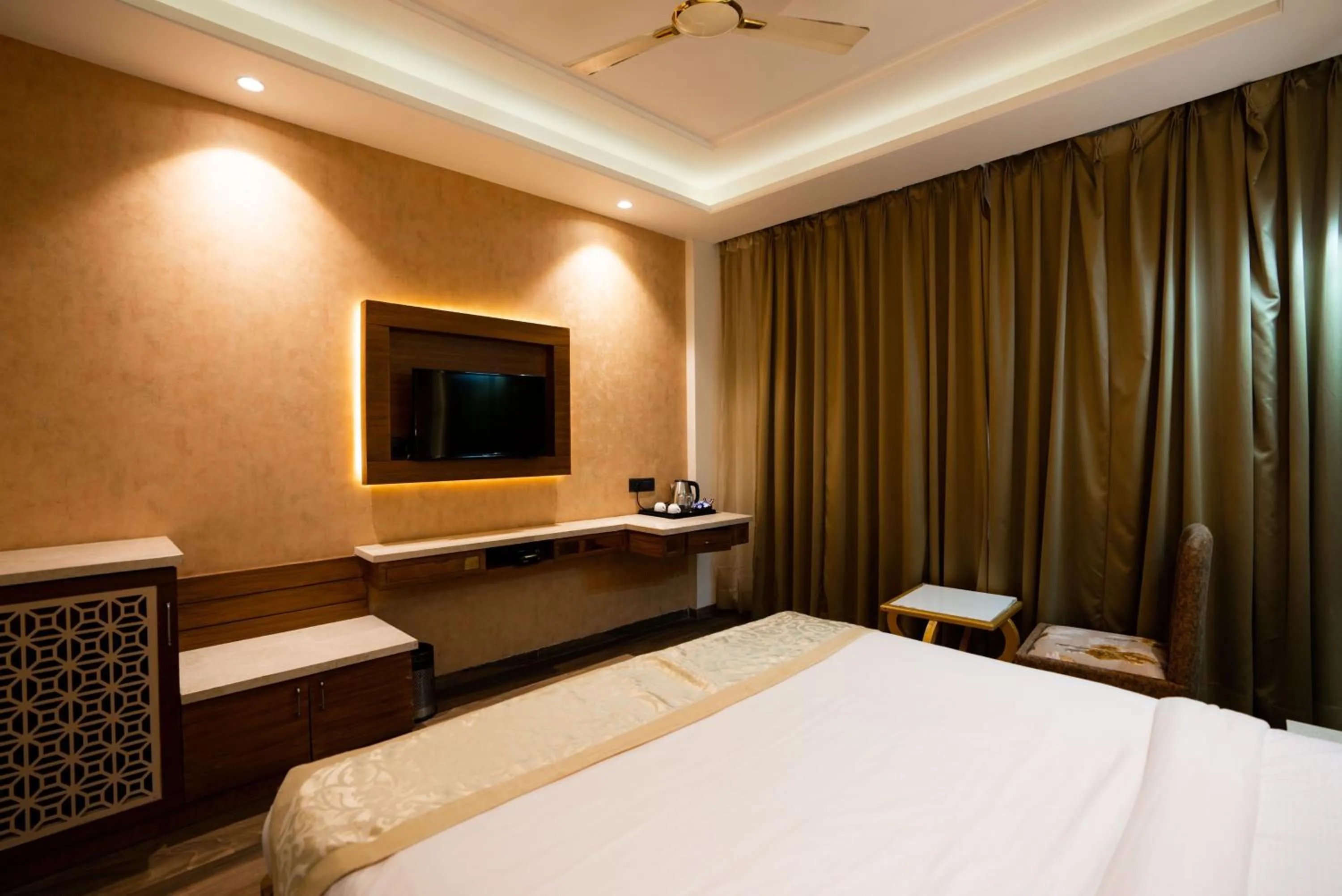 Bedroom, Bed in Hotel RR 62-Jaipur City Centre Hotel