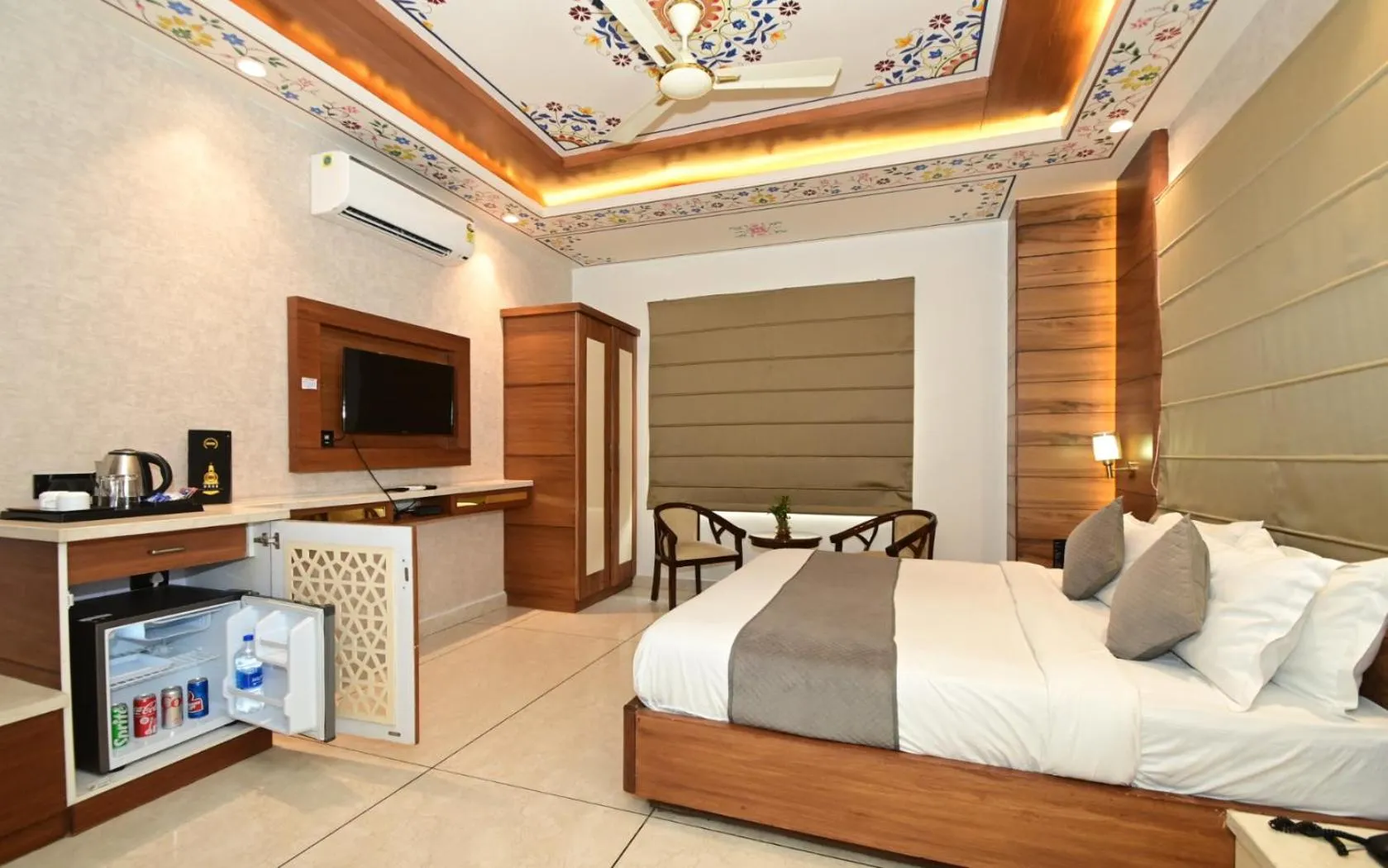 Bed in Hotel RR 62-Jaipur City Centre Hotel